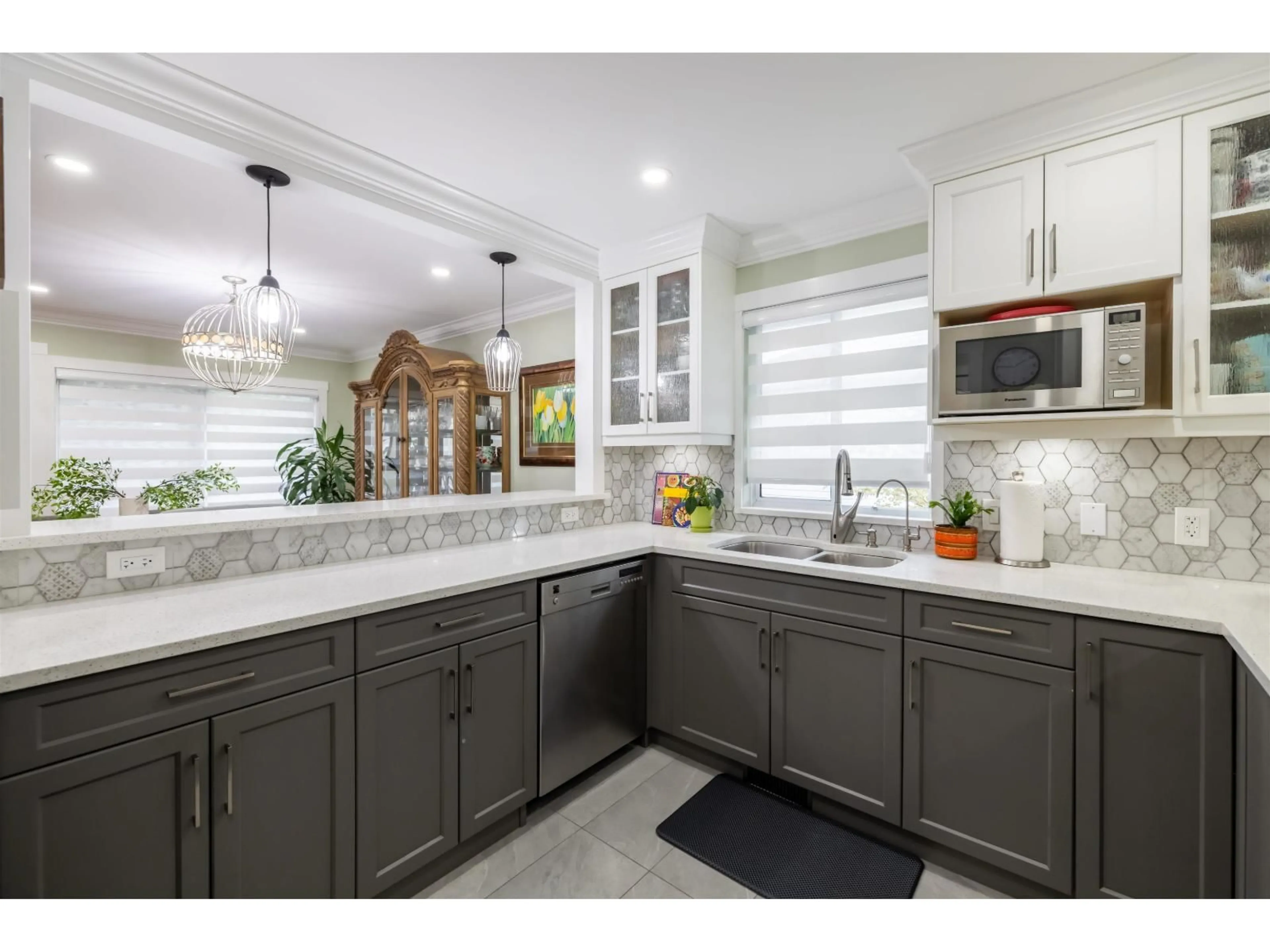 Open concept kitchen, ceramic/tile floor for 41 - 21928 48 AVENUE, Langley British Columbia V3A8H1