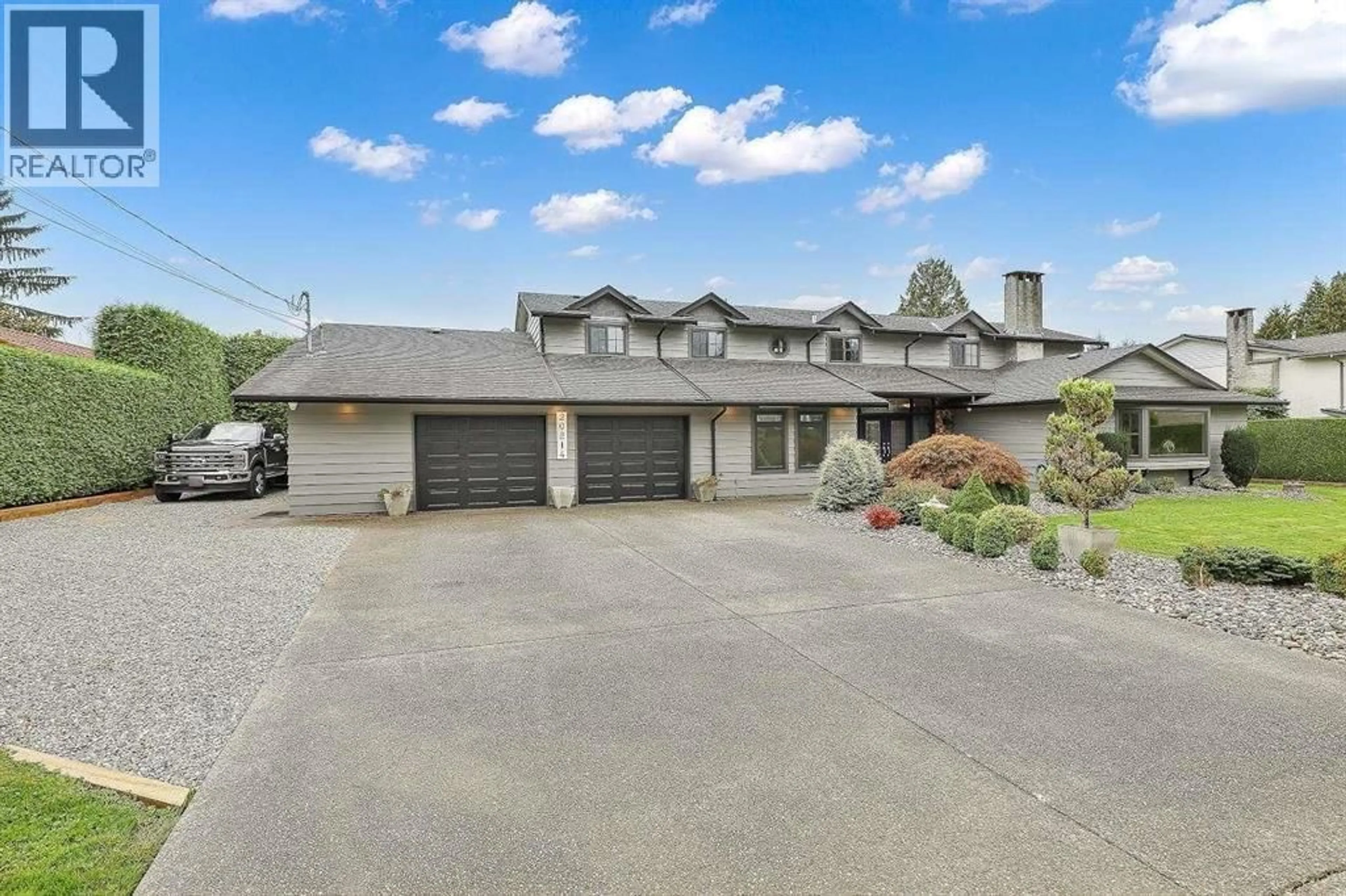 A pic from outside/outdoor area/front of a property/back of a property/a pic from drone, unknown for 20214 PATTERSON AVENUE, Maple Ridge British Columbia V2X2P4