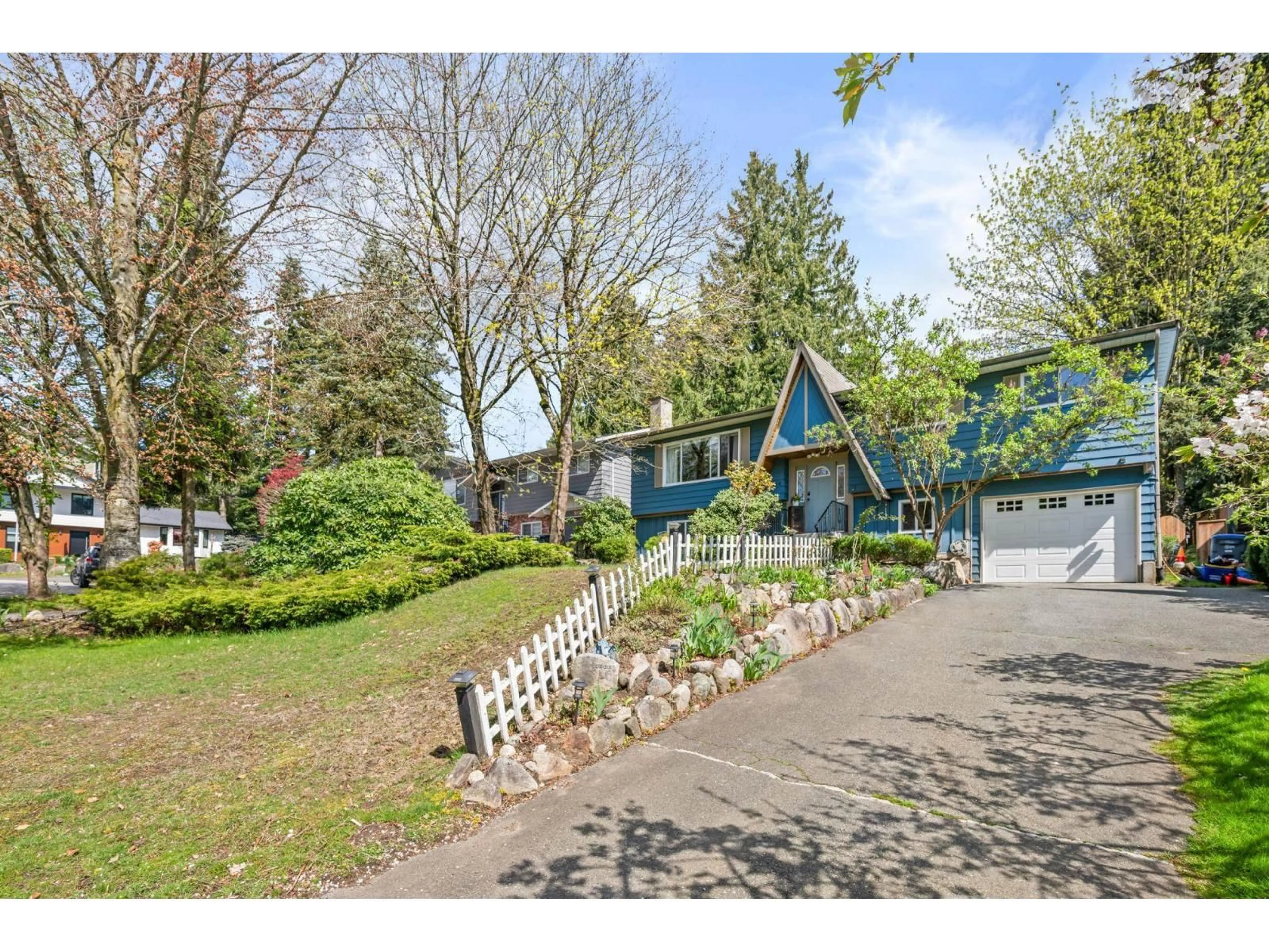 Unknown for 5866 179A STREET, Surrey British Columbia V3S4K3