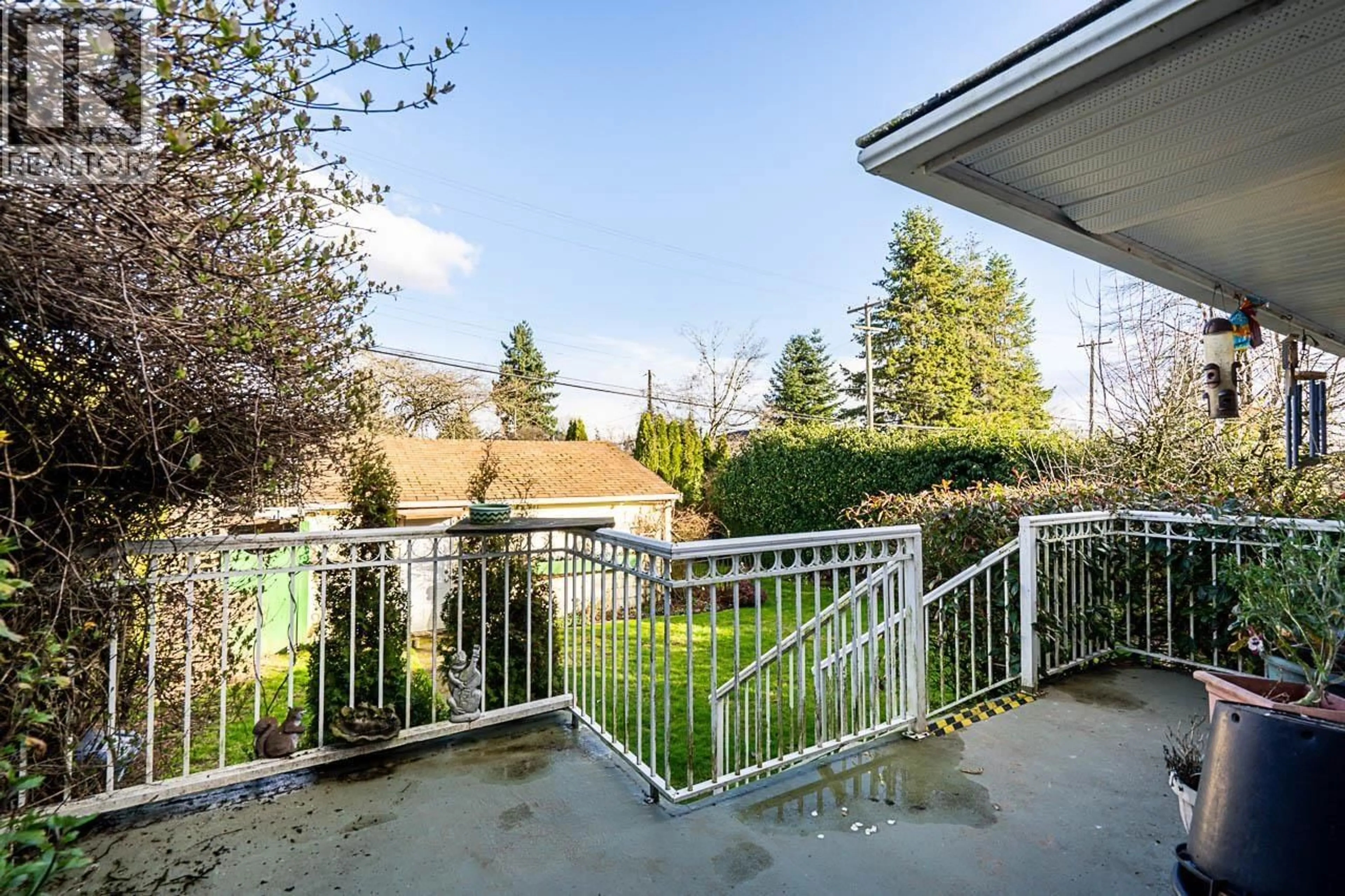 Patio, mountain view for 7430 BOUNDARY ROAD, Burnaby British Columbia V5S3S2
