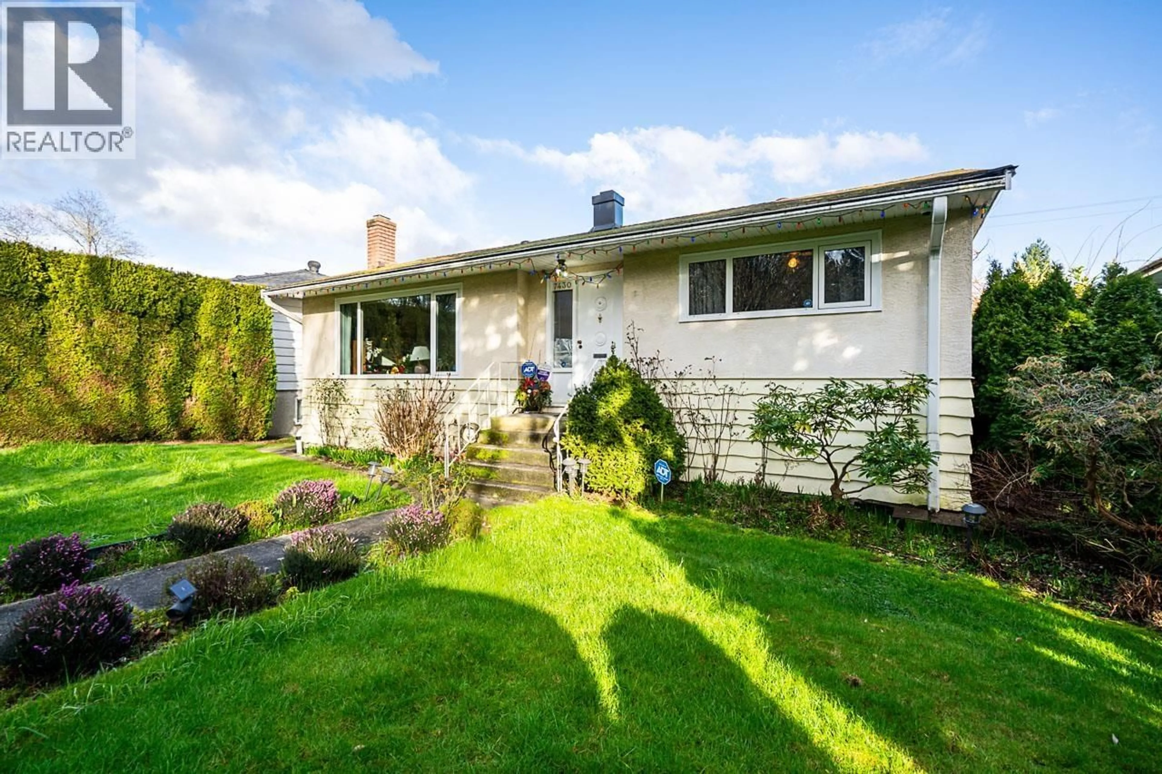 Home with vinyl exterior material, street for 7430 BOUNDARY ROAD, Burnaby British Columbia V5S3S2