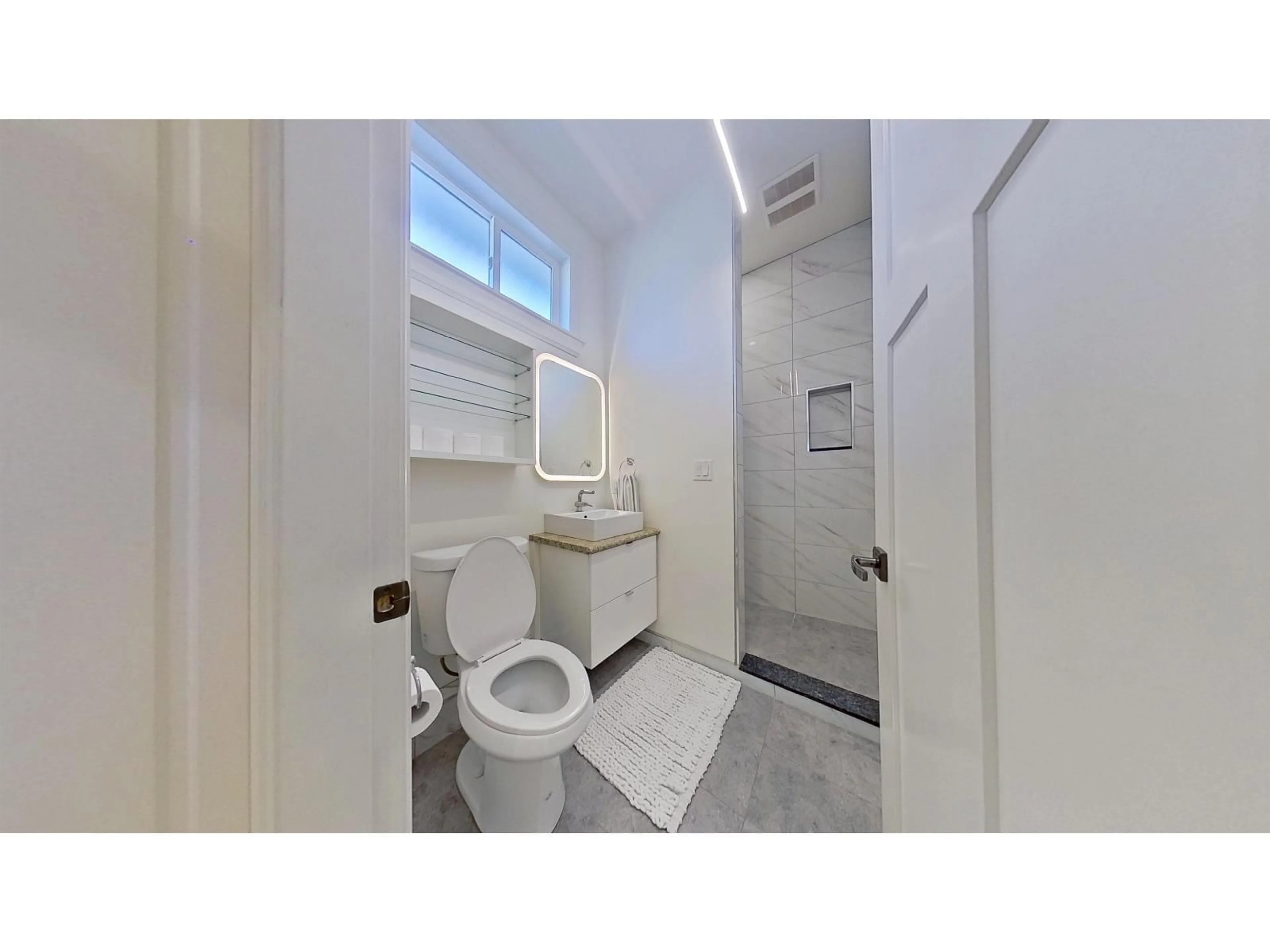 Standard bathroom, unknown for 19123 60B AVENUE, Surrey British Columbia V3S7T8