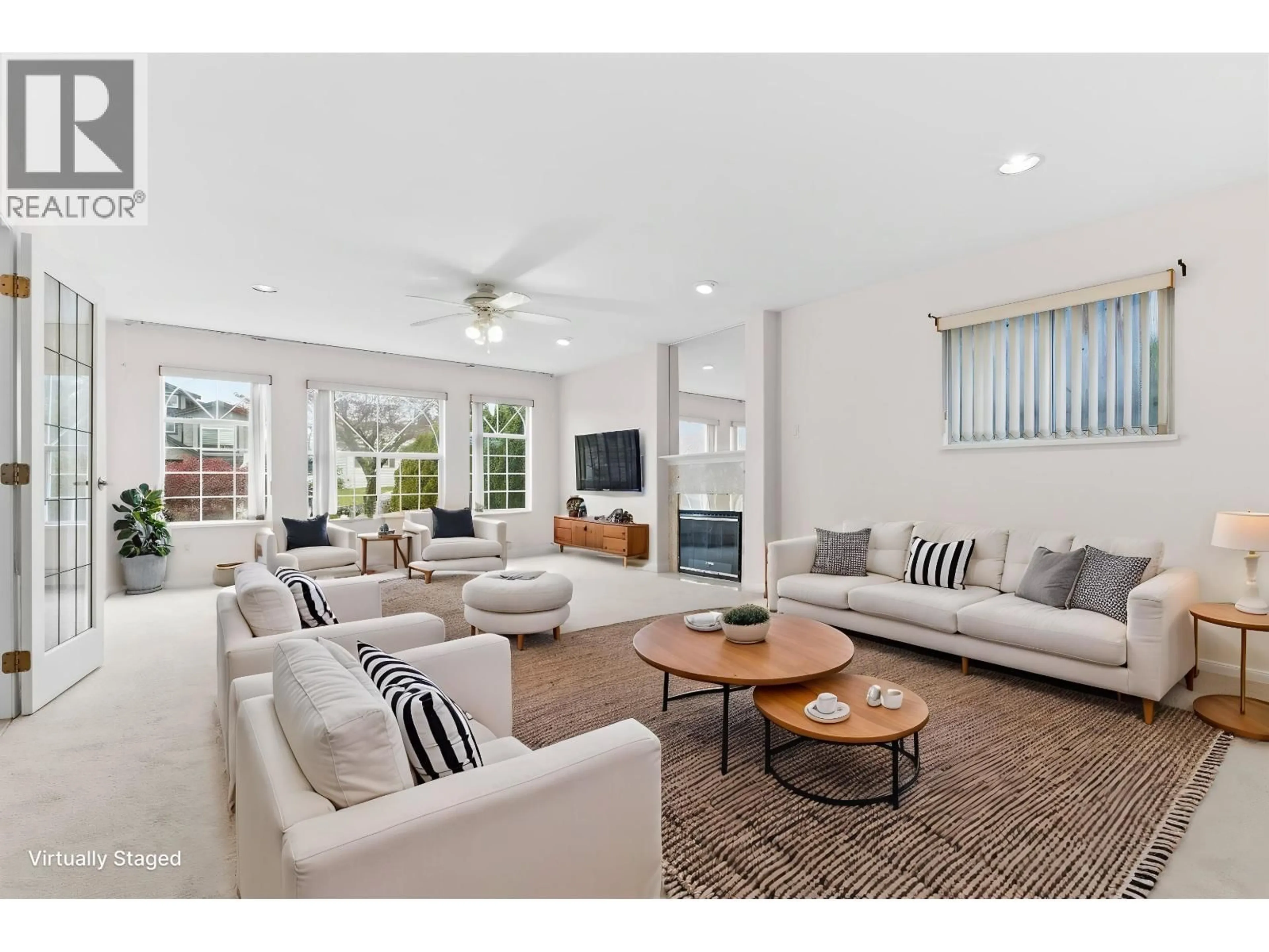 Living room with furniture, unknown for 7728 MARY AVENUE, Burnaby British Columbia V3N3G8