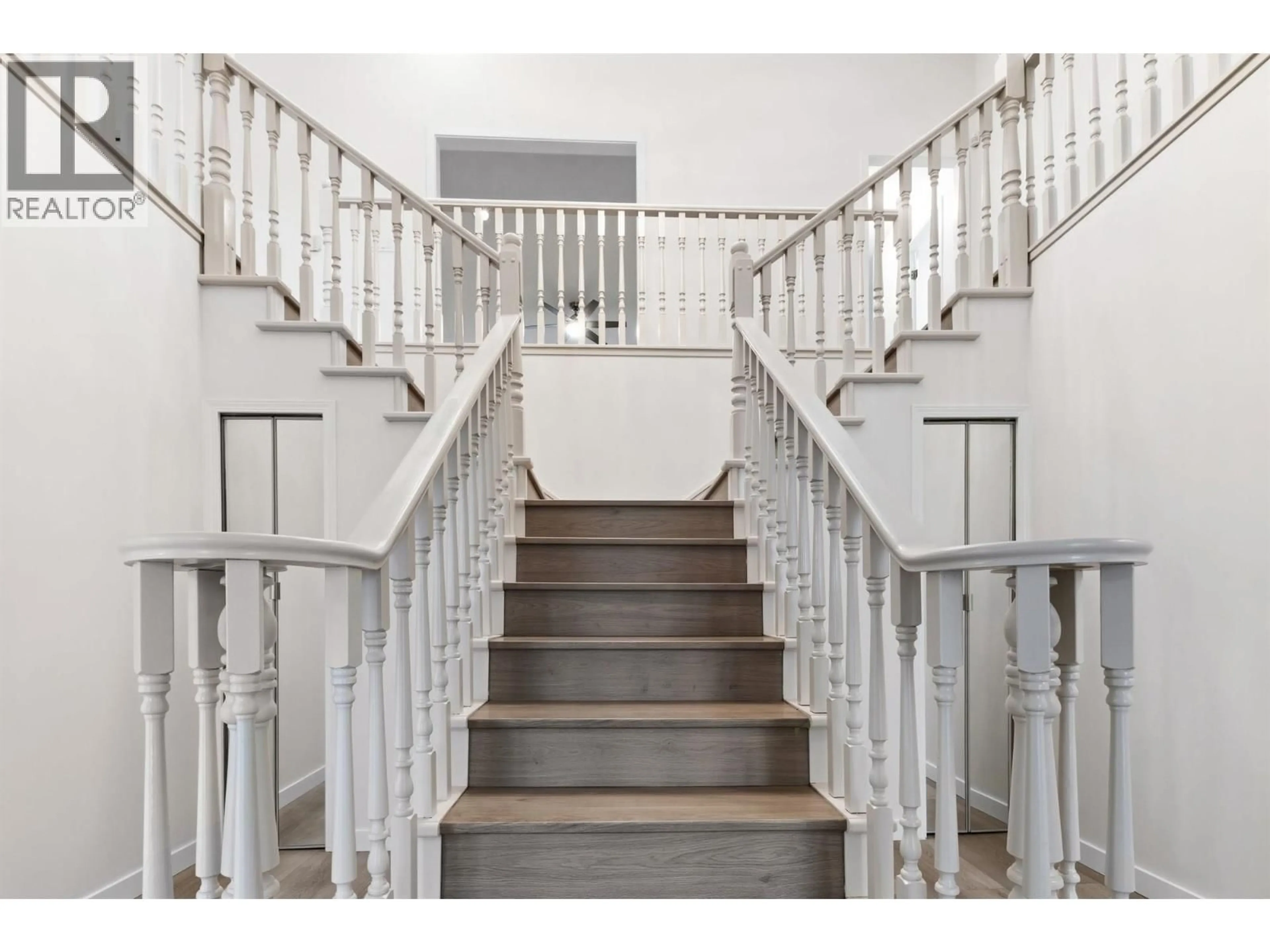 Stairs for 7728 MARY AVENUE, Burnaby British Columbia V3N3G8