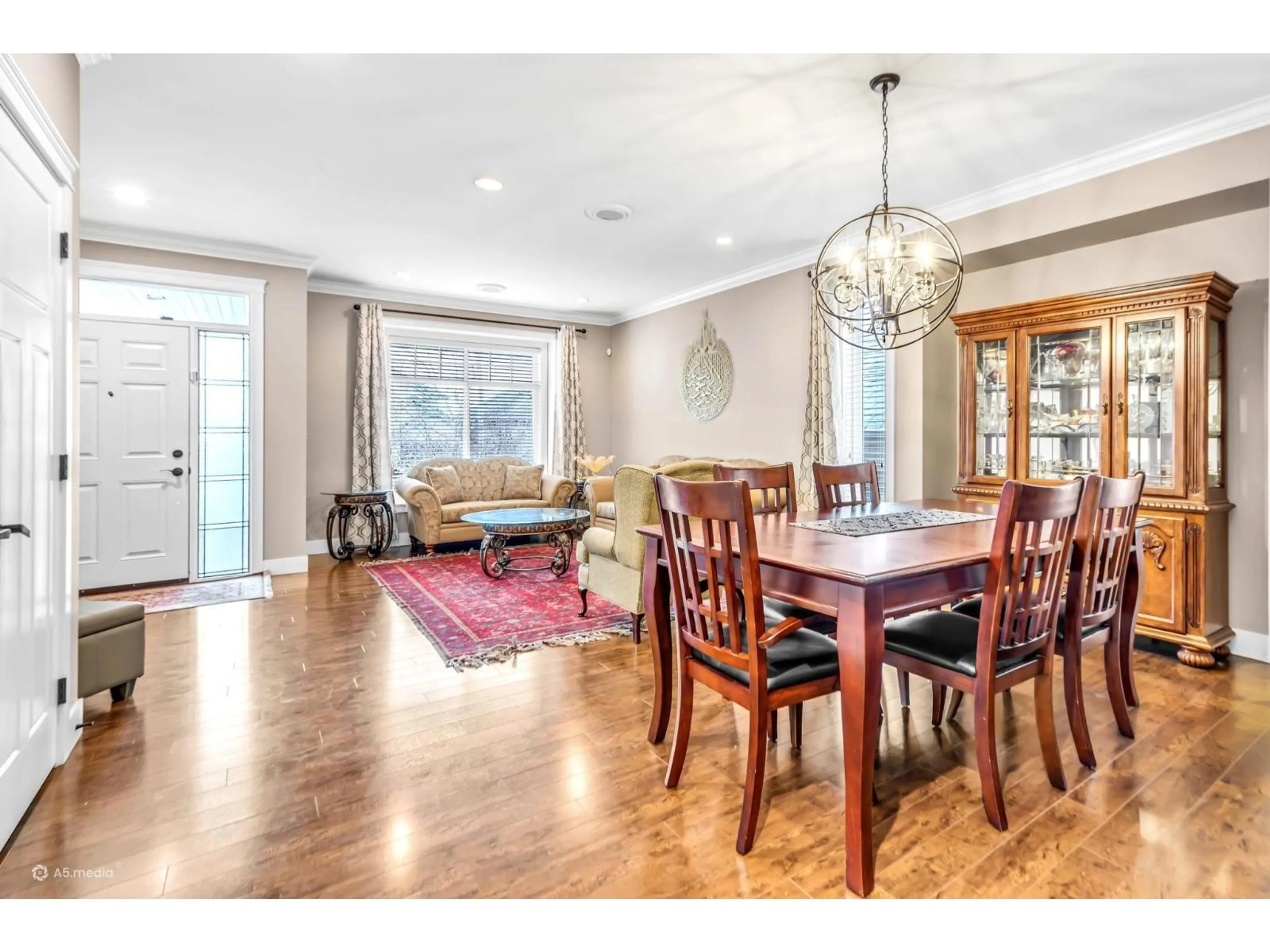 Dining room, wood/laminate floor for 6082 145A STREET, Surrey British Columbia V3S4R6