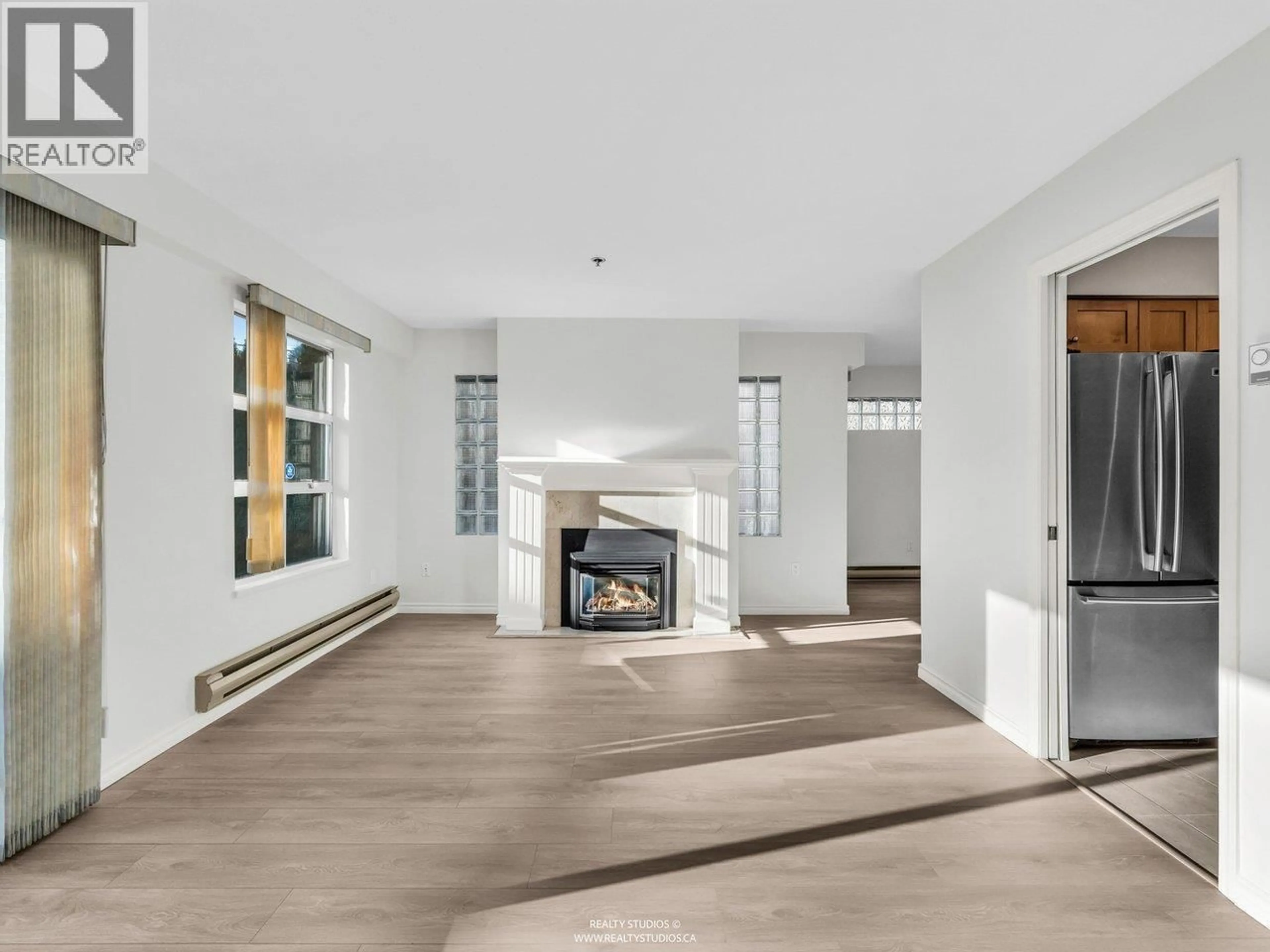 Unknown for 202 - 966 14TH AVENUE, Vancouver British Columbia V5Z1R4