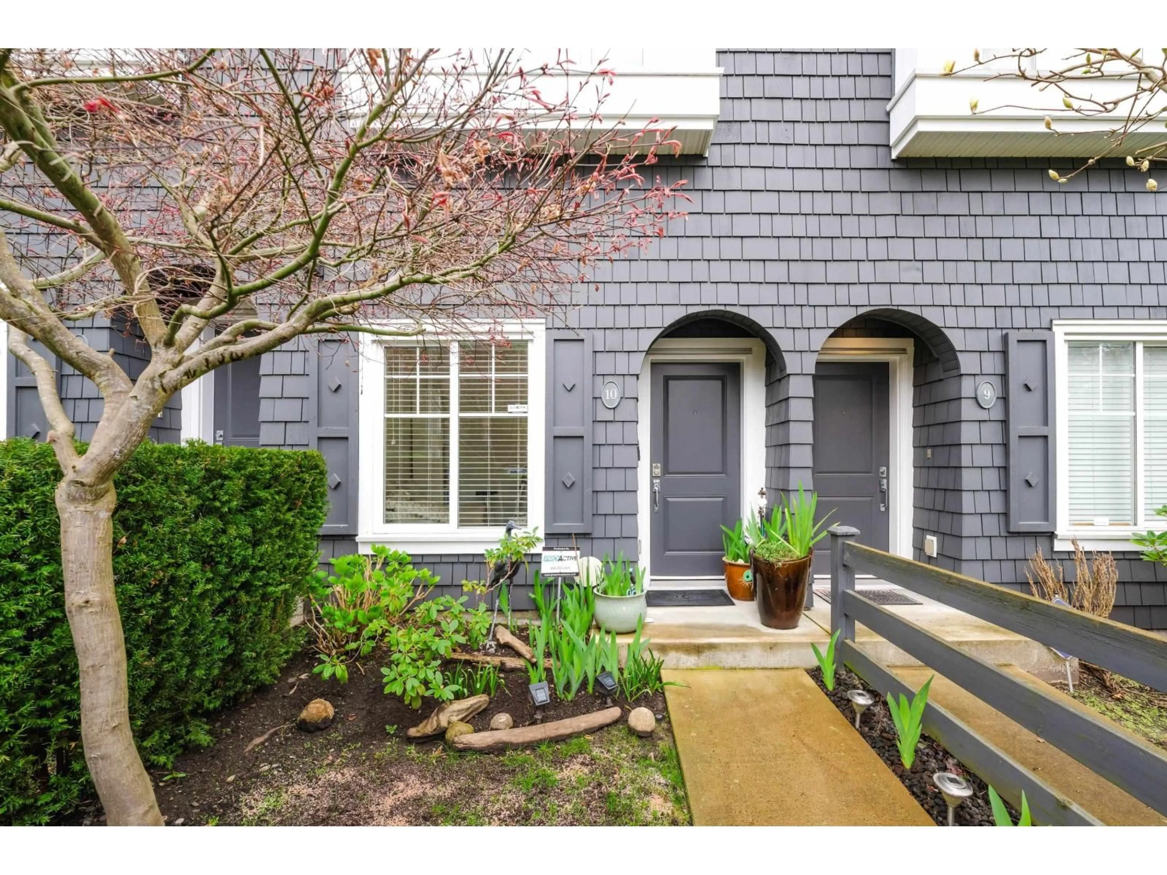 Indoor entryway for 10 - 14955 60 AVENUE, Surrey British Columbia V3S1R4