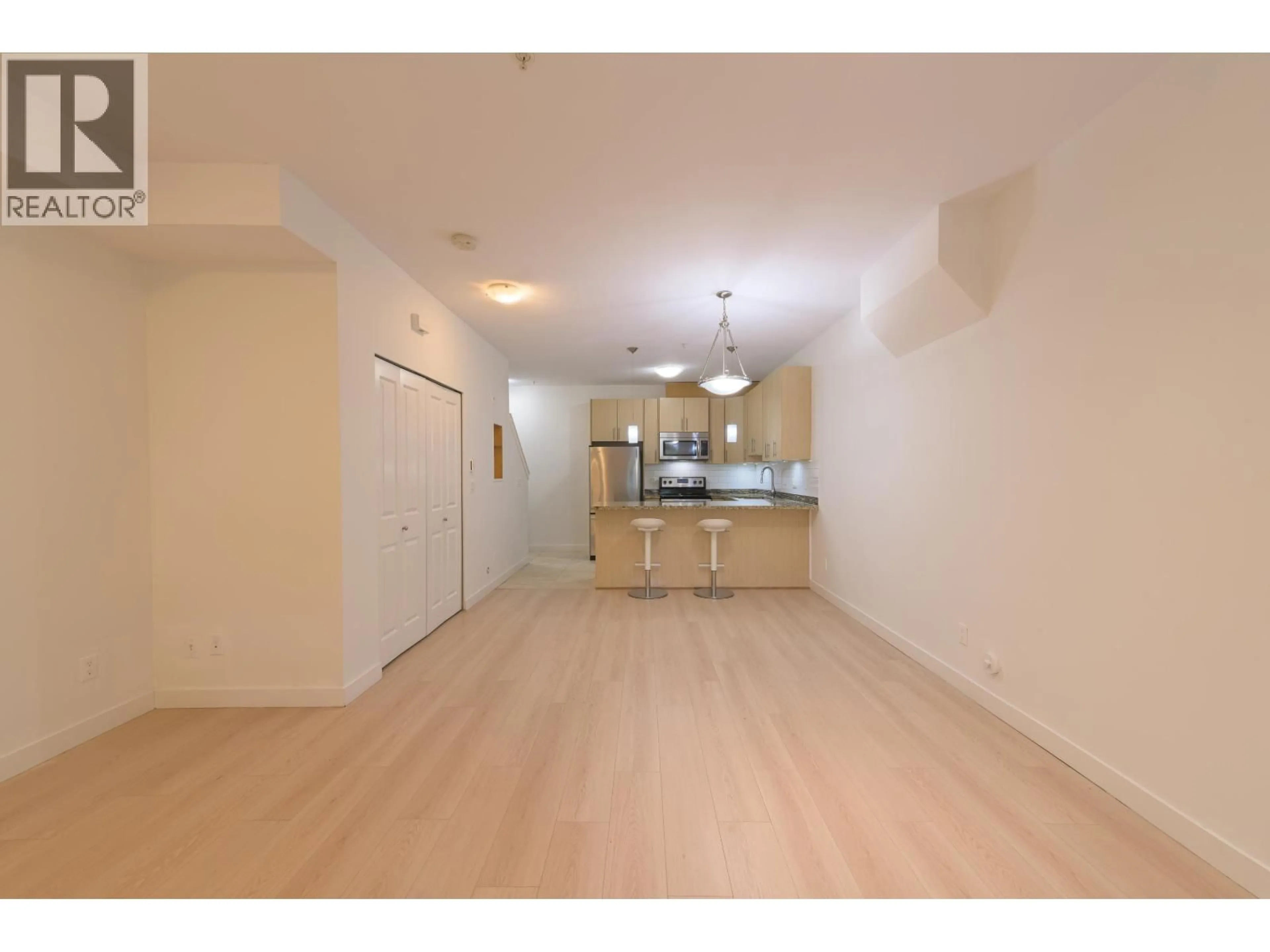A pic of a room for 112 - 3888 NORFOLK STREET, Burnaby British Columbia V5G1E5
