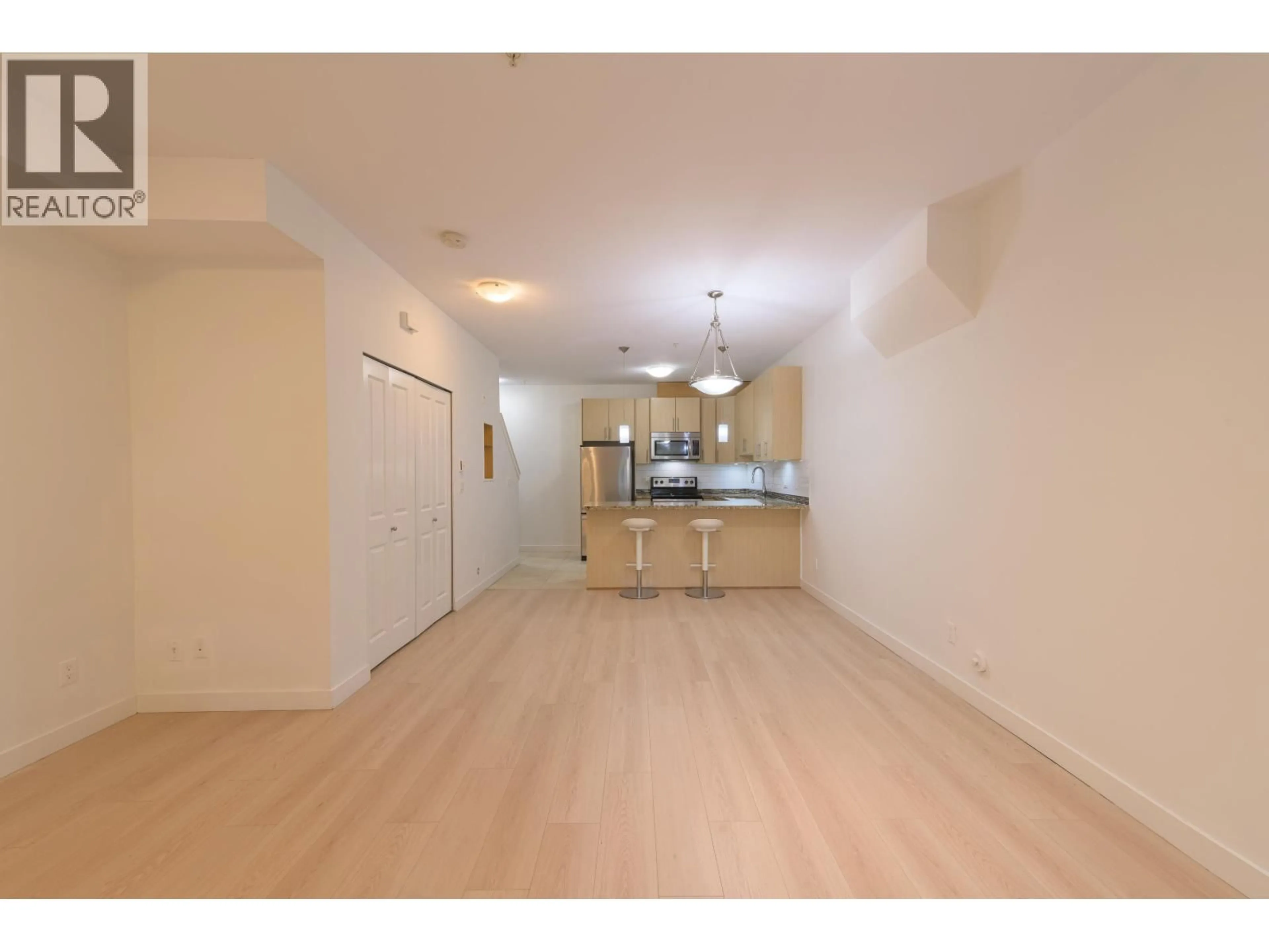 A pic of a room for 112 - 3888 NORFOLK STREET, Burnaby British Columbia V5G1E5