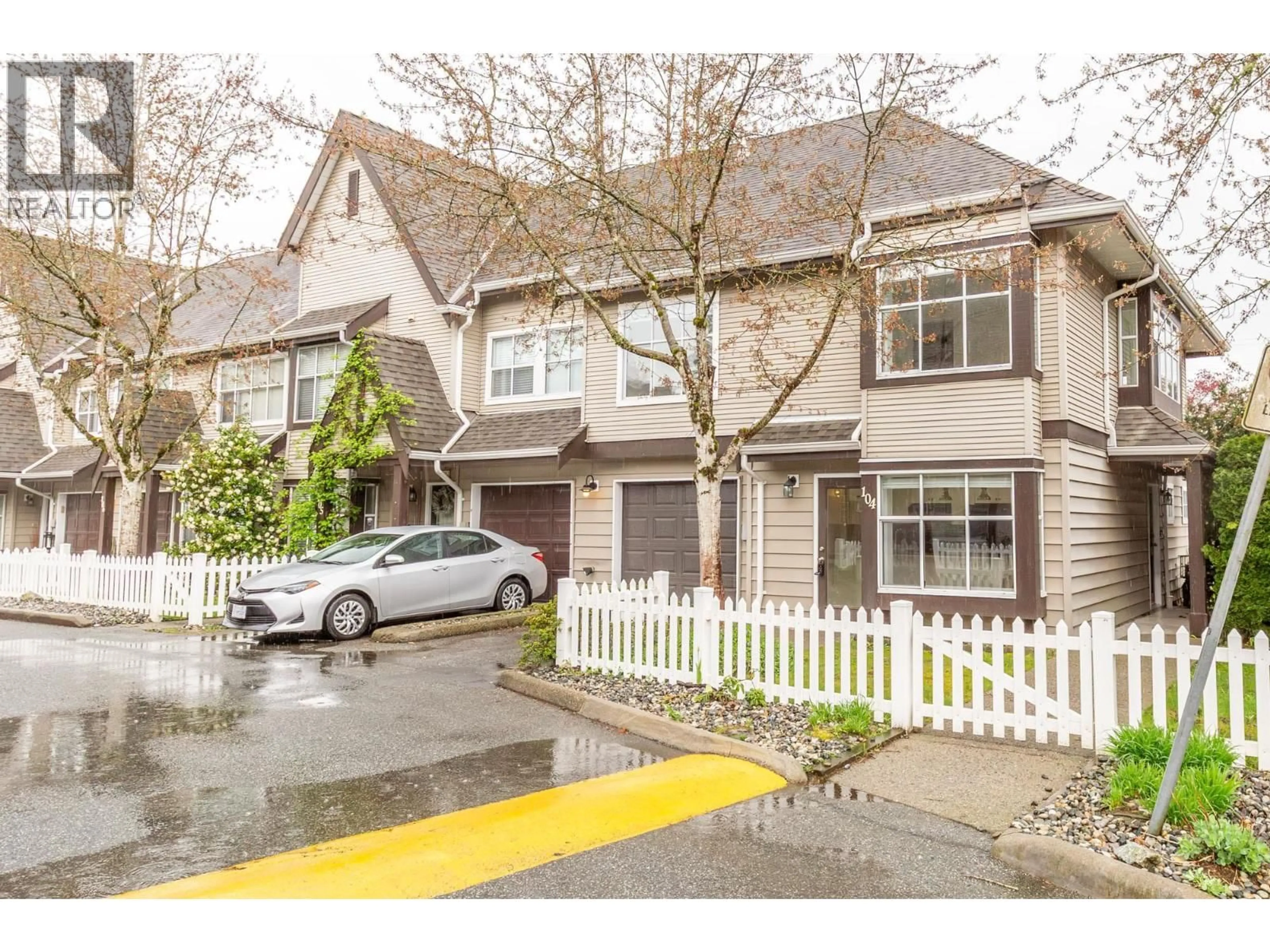 Unknown for 104 - 12099 237 STREET, Maple Ridge British Columbia V4R2C3