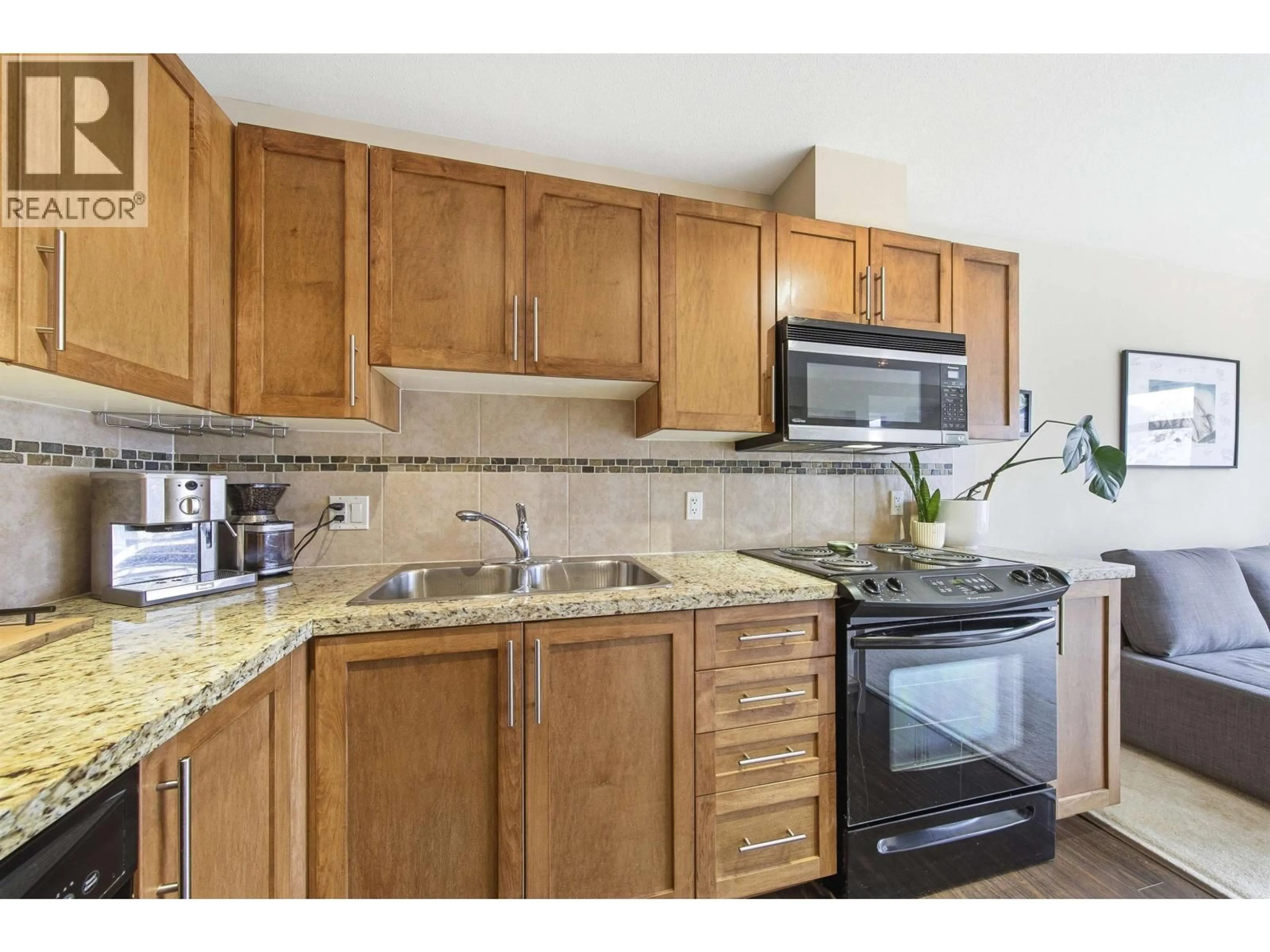 Standard kitchen, unknown for 319 - 1211 VILLAGE GREEN WAY, Squamish British Columbia V8B0R7