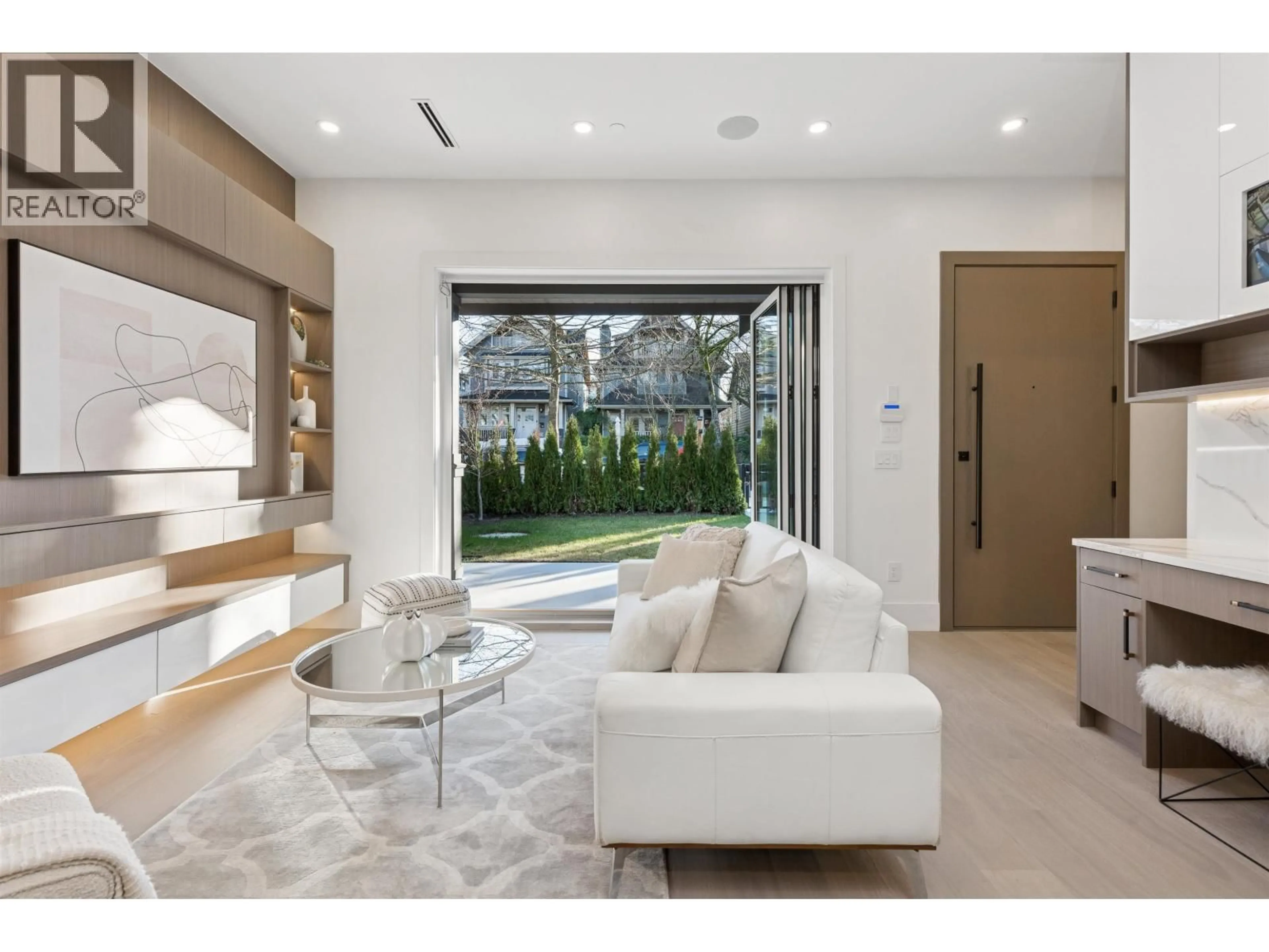 Unknown for 1 - 847 10 AVENUE, Vancouver British Columbia V5T2A9