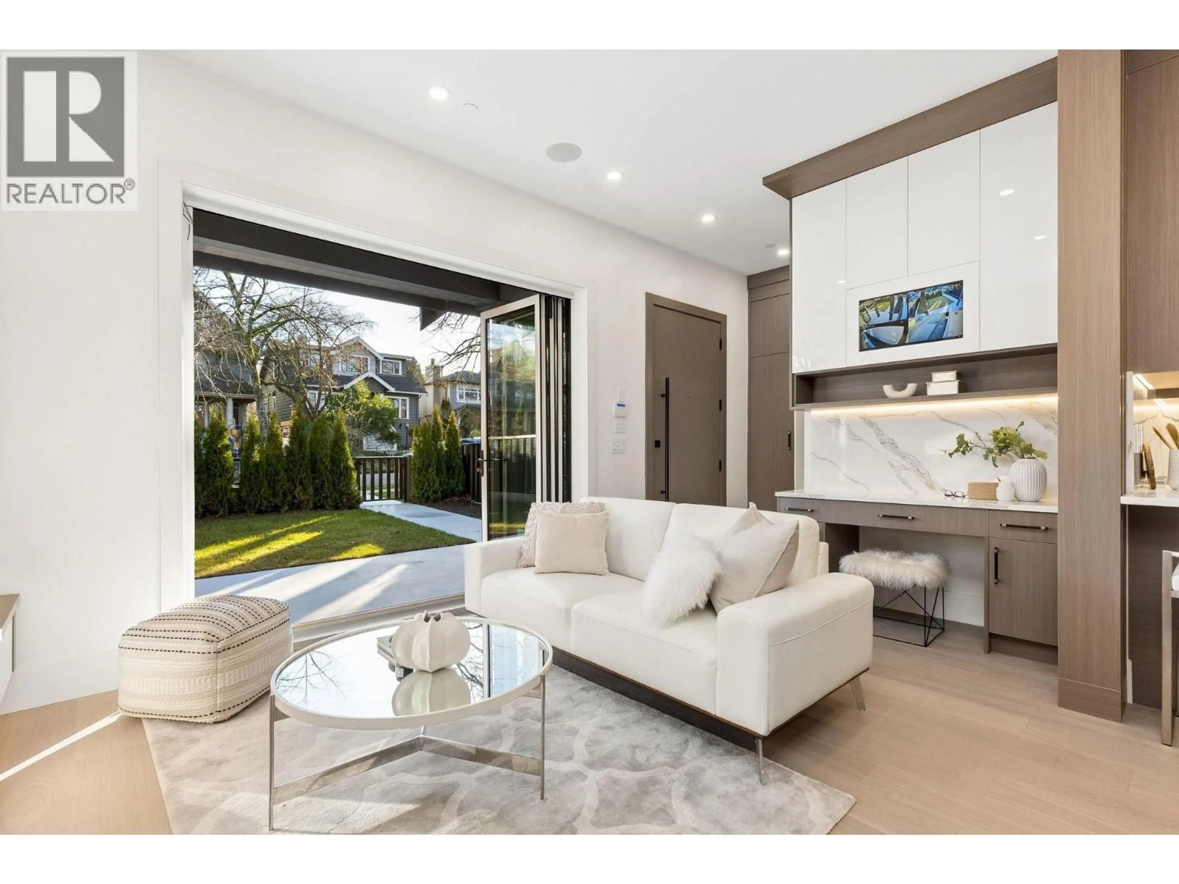 Living room with furniture, unknown for 1 - 847 10 AVENUE, Vancouver British Columbia V5T2A9