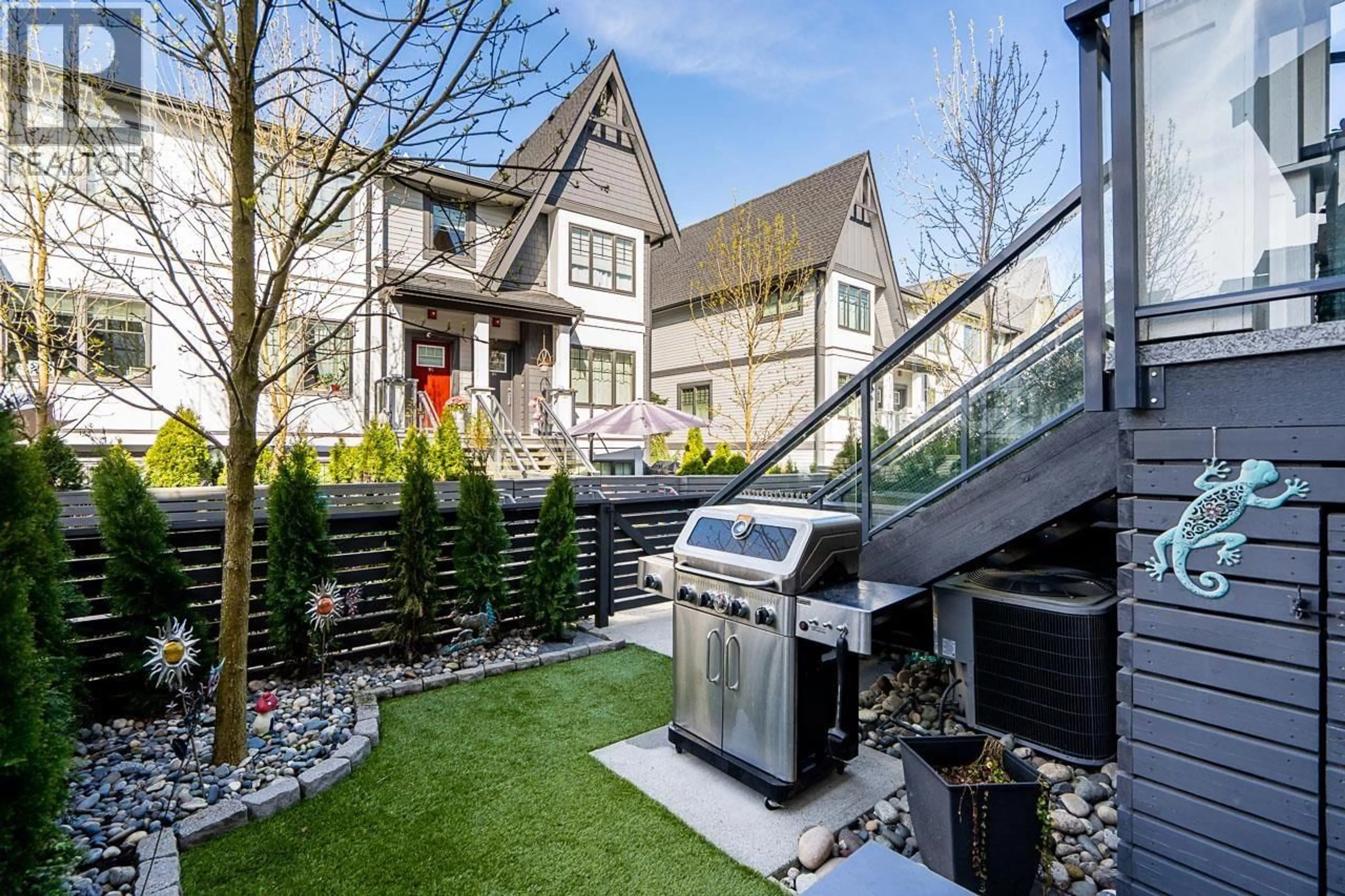 Patio, street for 71 - 19451 SUTTON AVENUE, Pitt Meadows British Columbia V3Y0G6