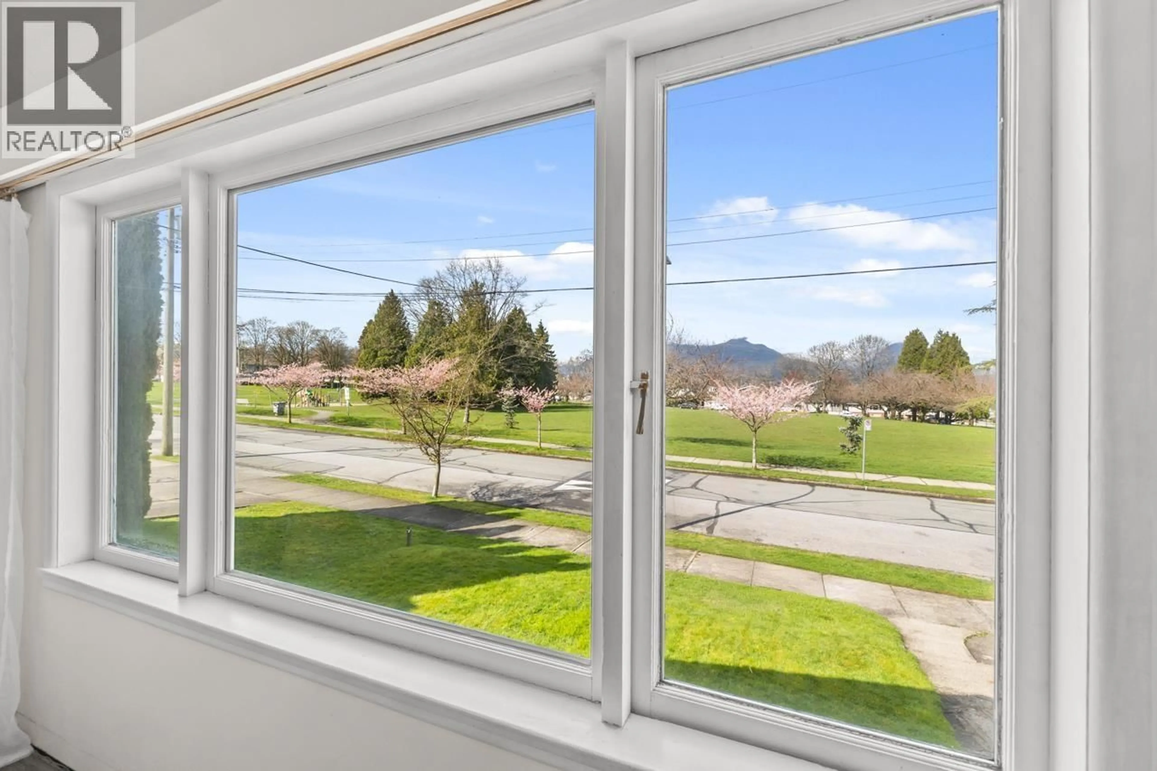 A pic of a room for 2880 OXFORD STREET, Vancouver British Columbia V5K1N6