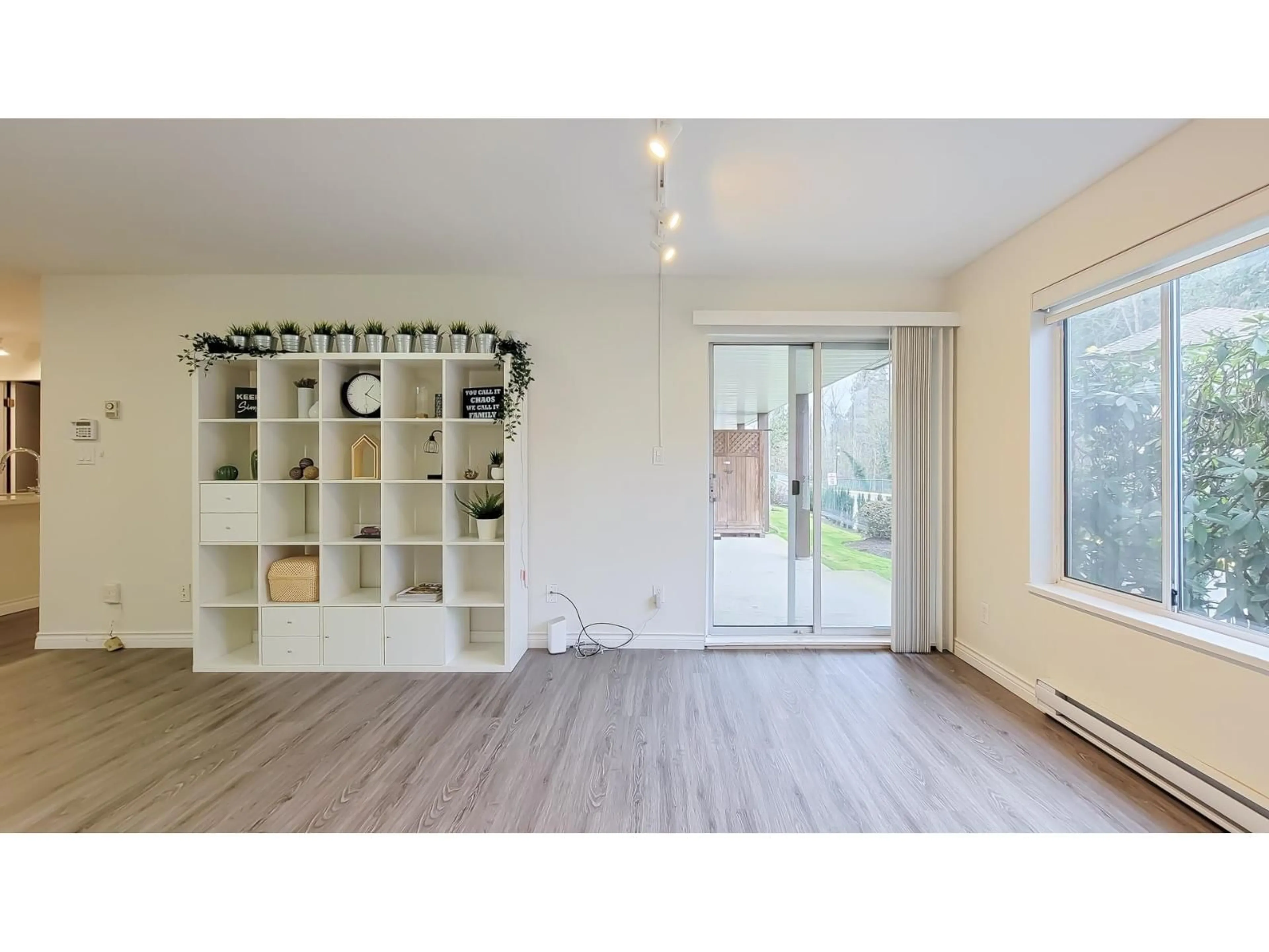 A pic of a room for 1103 - 1750 MCKENZIE ROAD, Abbotsford British Columbia V2S7B7