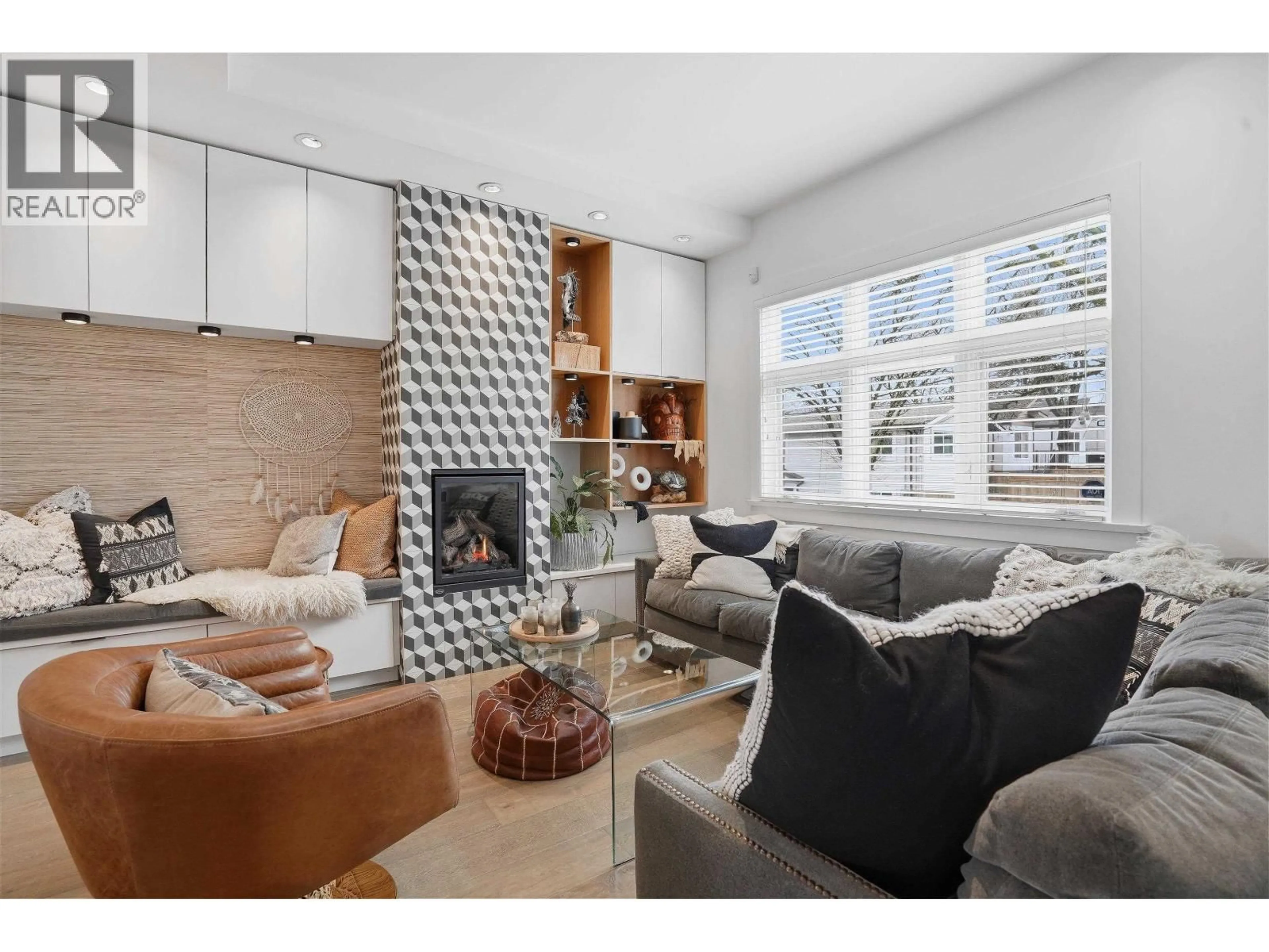 Living room with furniture, unknown for 73 27TH AVENUE, Vancouver British Columbia V5V2K3