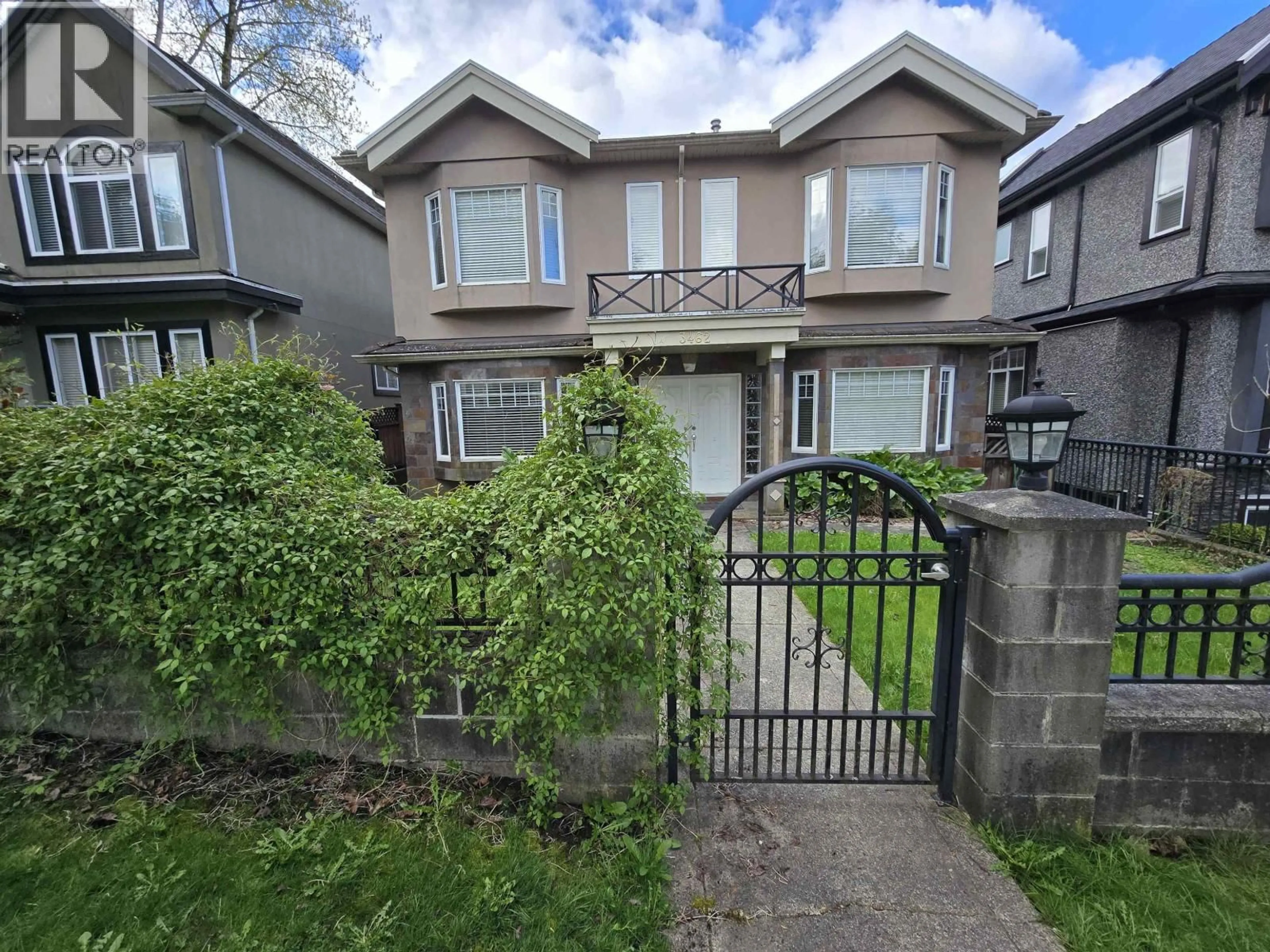 A pic from outside/outdoor area/front of a property/back of a property/a pic from drone, street for 3462 WORTHINGTON DRIVE, Vancouver British Columbia V5M3X9