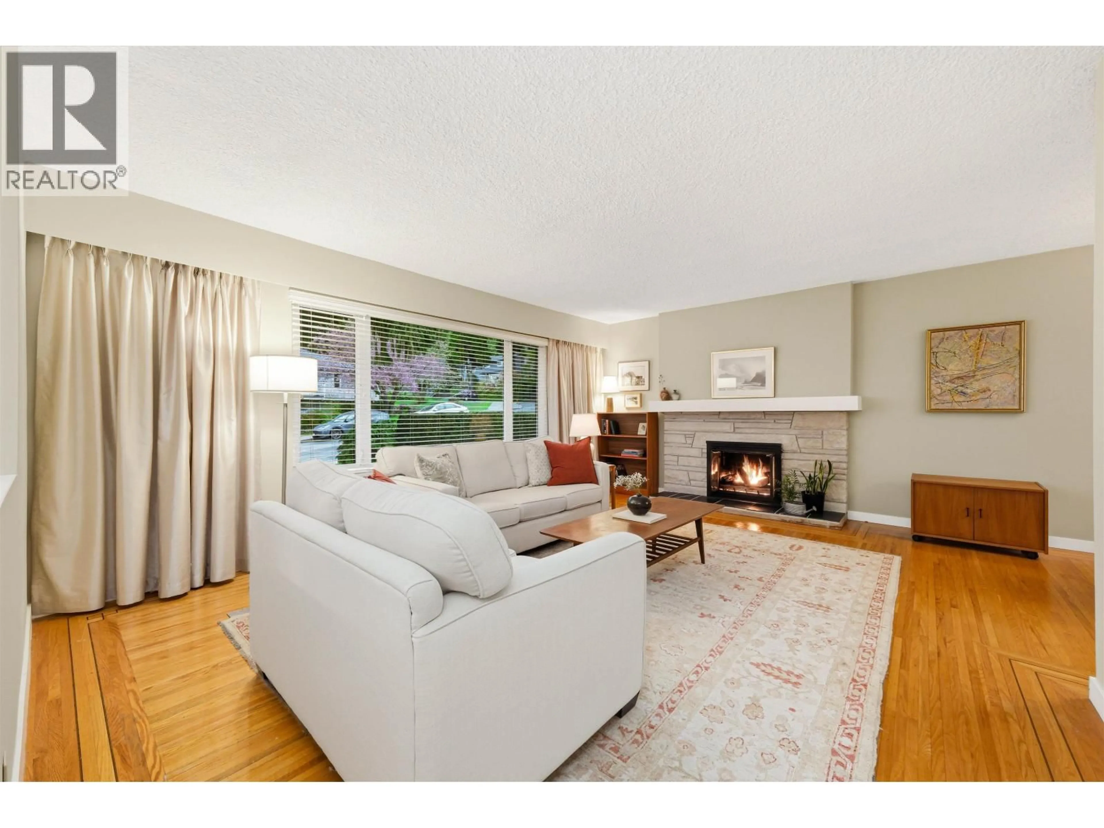 Living room with furniture, unknown for 2829 SECHELT DRIVE, North Vancouver British Columbia V7H1P5