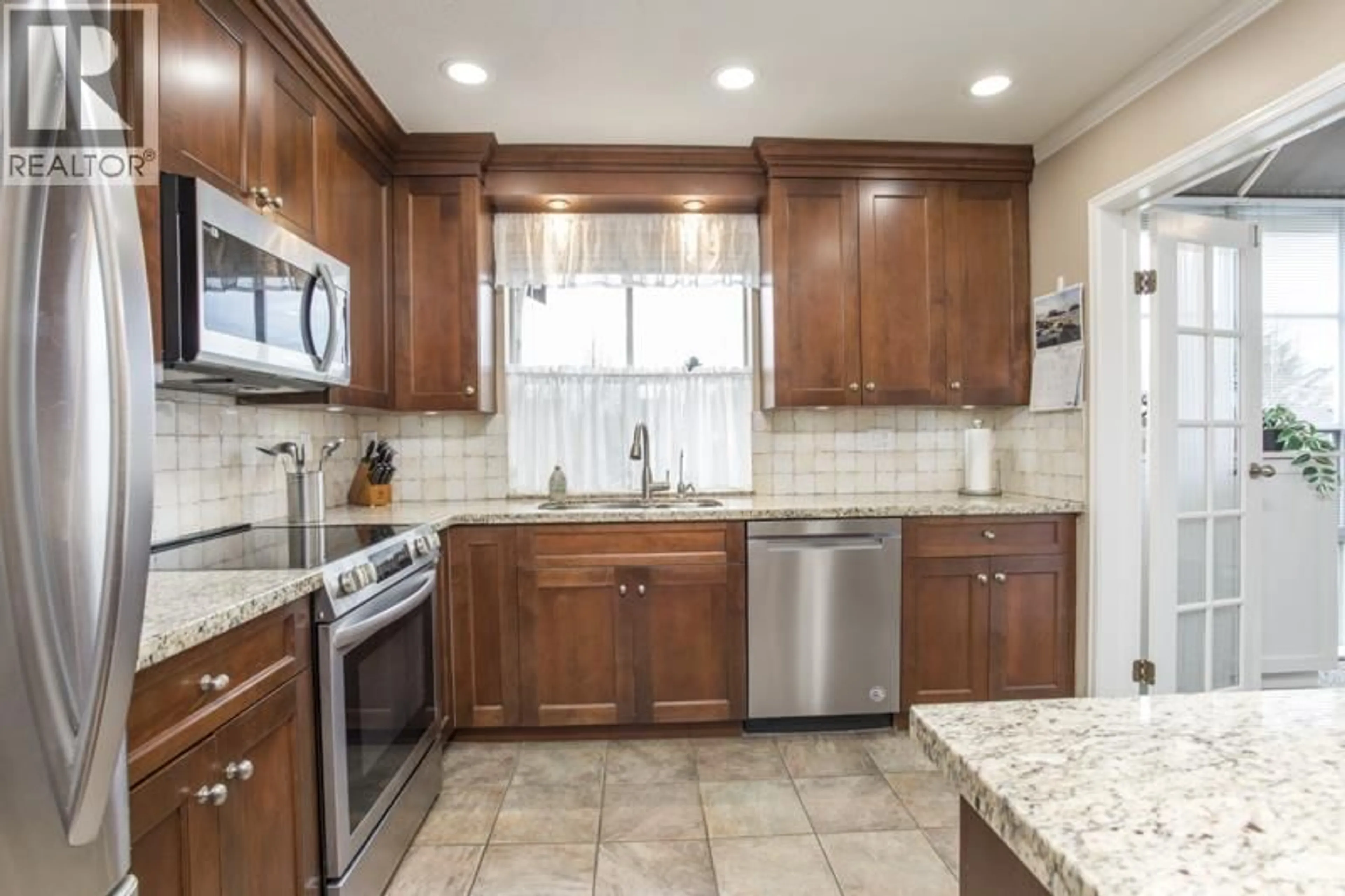Standard kitchen, ceramic/tile floor for 40 - 7540 ABERCROMBIE DRIVE, Richmond British Columbia V6Y3J8