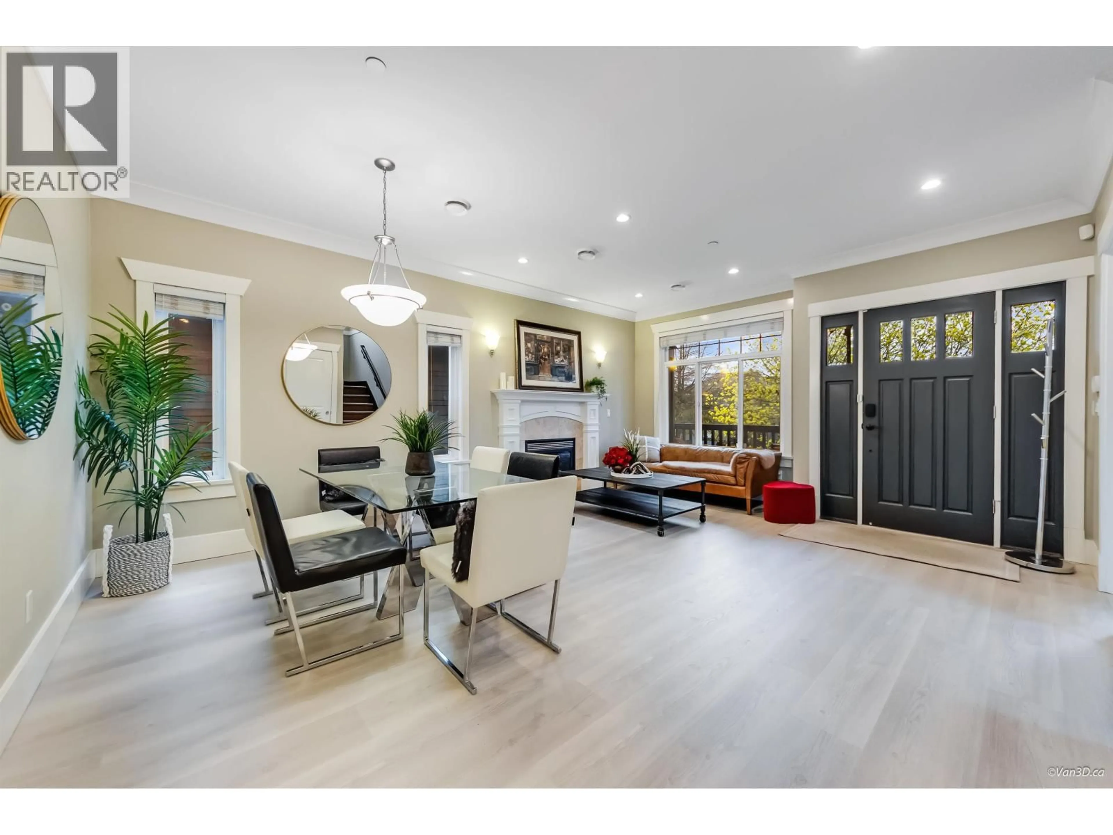 Unknown for 2457 3RD AVENUE, Vancouver British Columbia V5M1G8