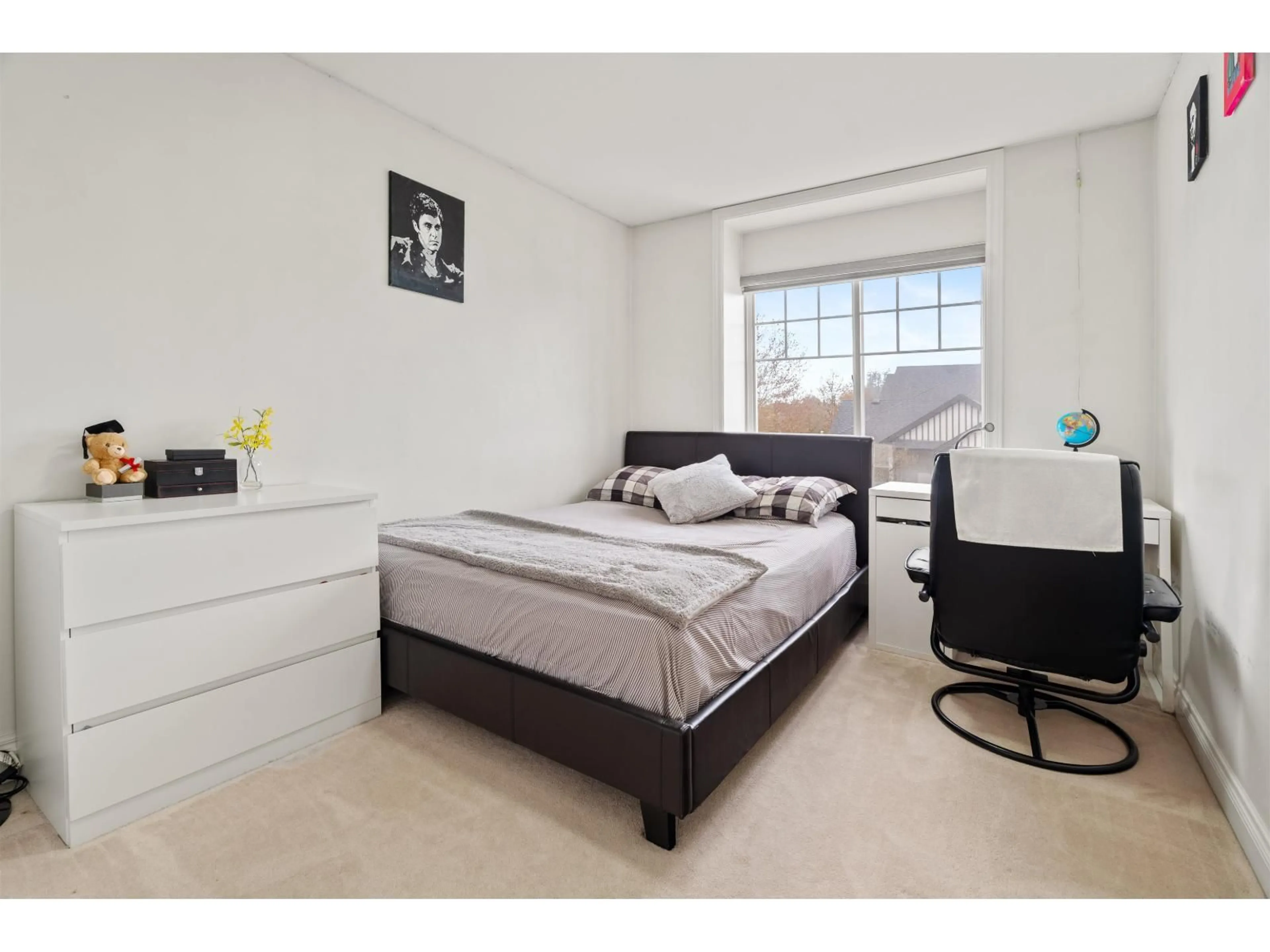 Bedroom with bed, unknown for 6312 166A STREET, Surrey British Columbia V3S0W1