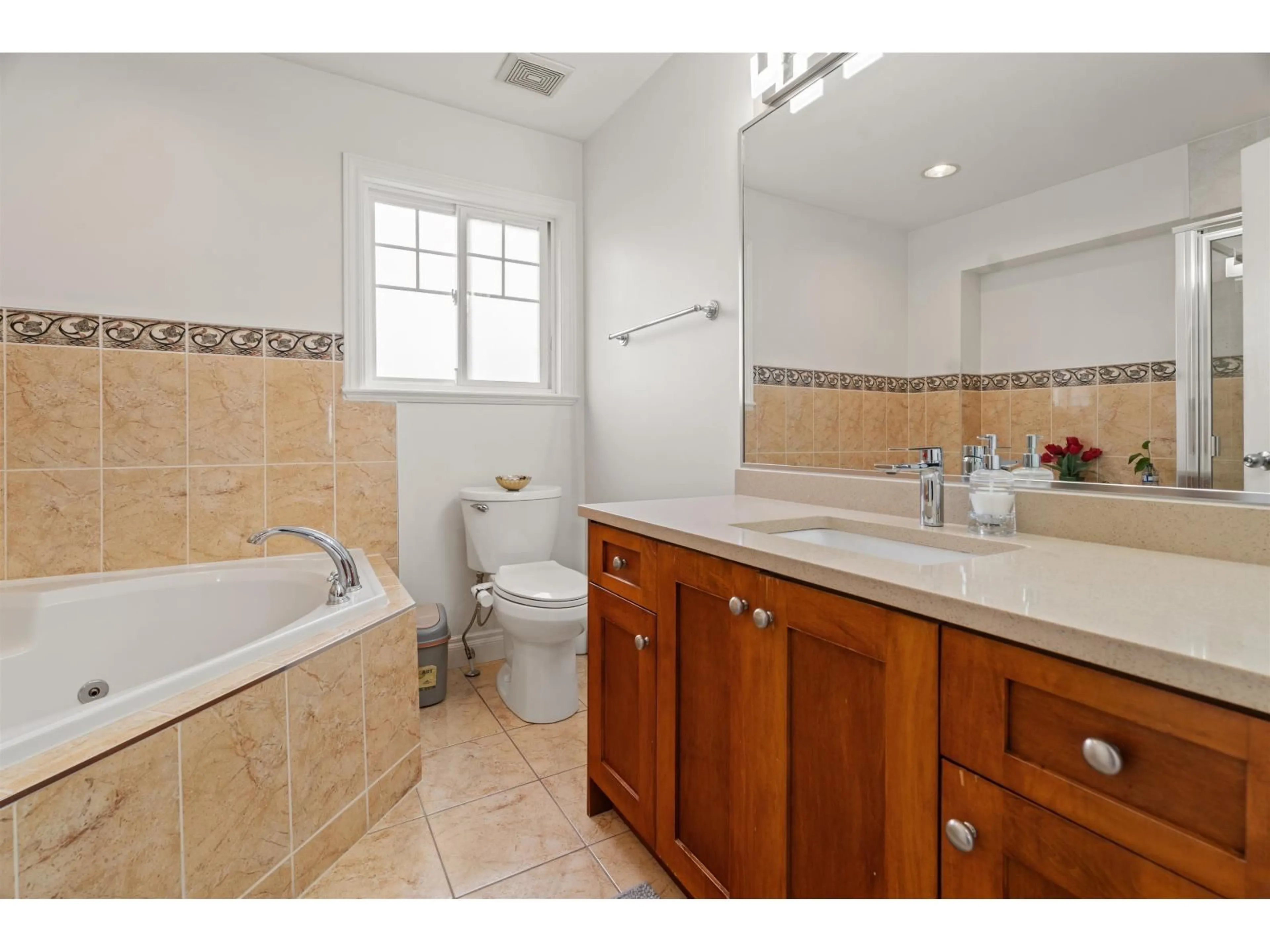 Standard bathroom, ceramic/tile floor for 6312 166A STREET, Surrey British Columbia V3S0W1
