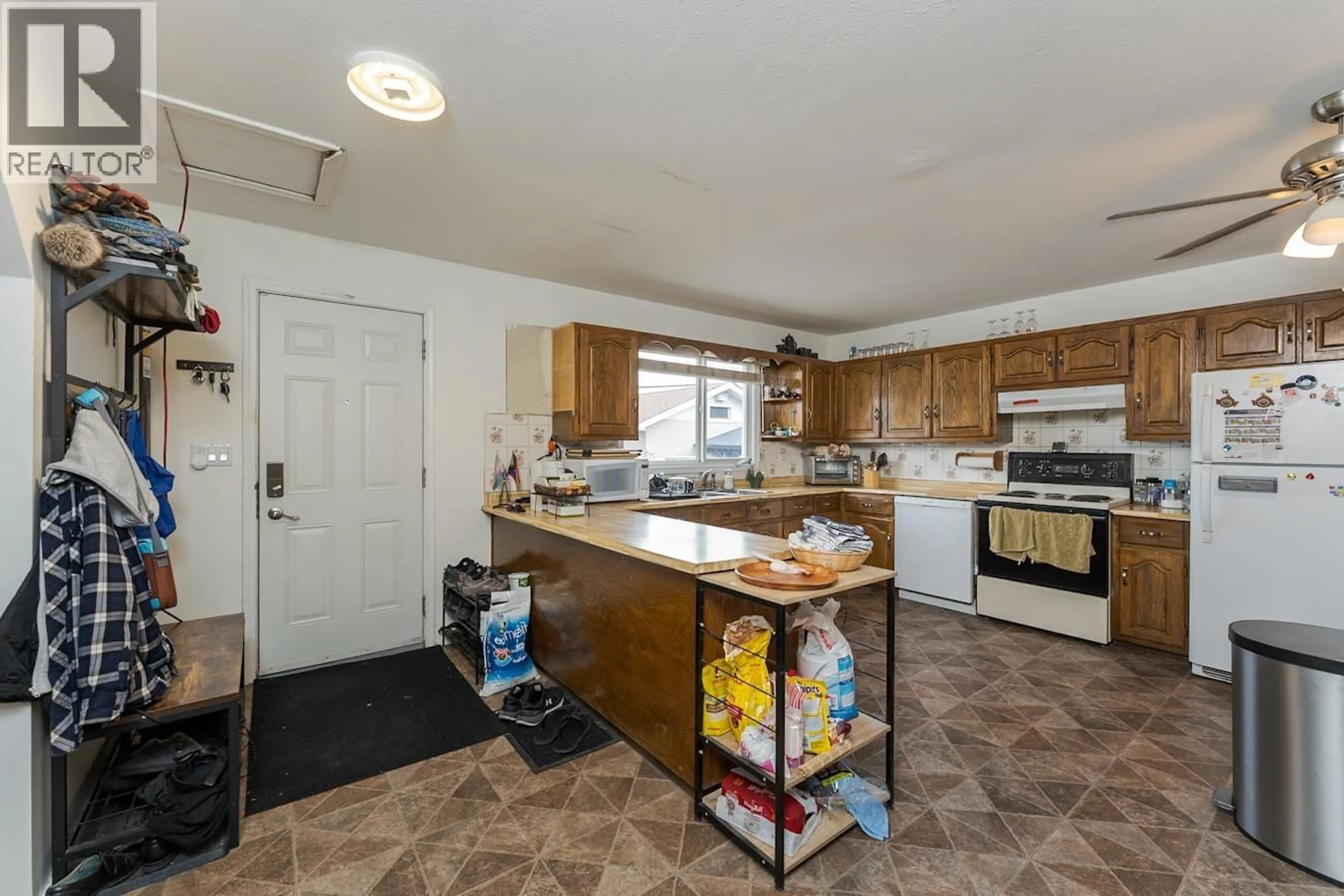 Standard kitchen, ceramic/tile floor for 1525 EWERT STREET, Prince George British Columbia V2M1S8