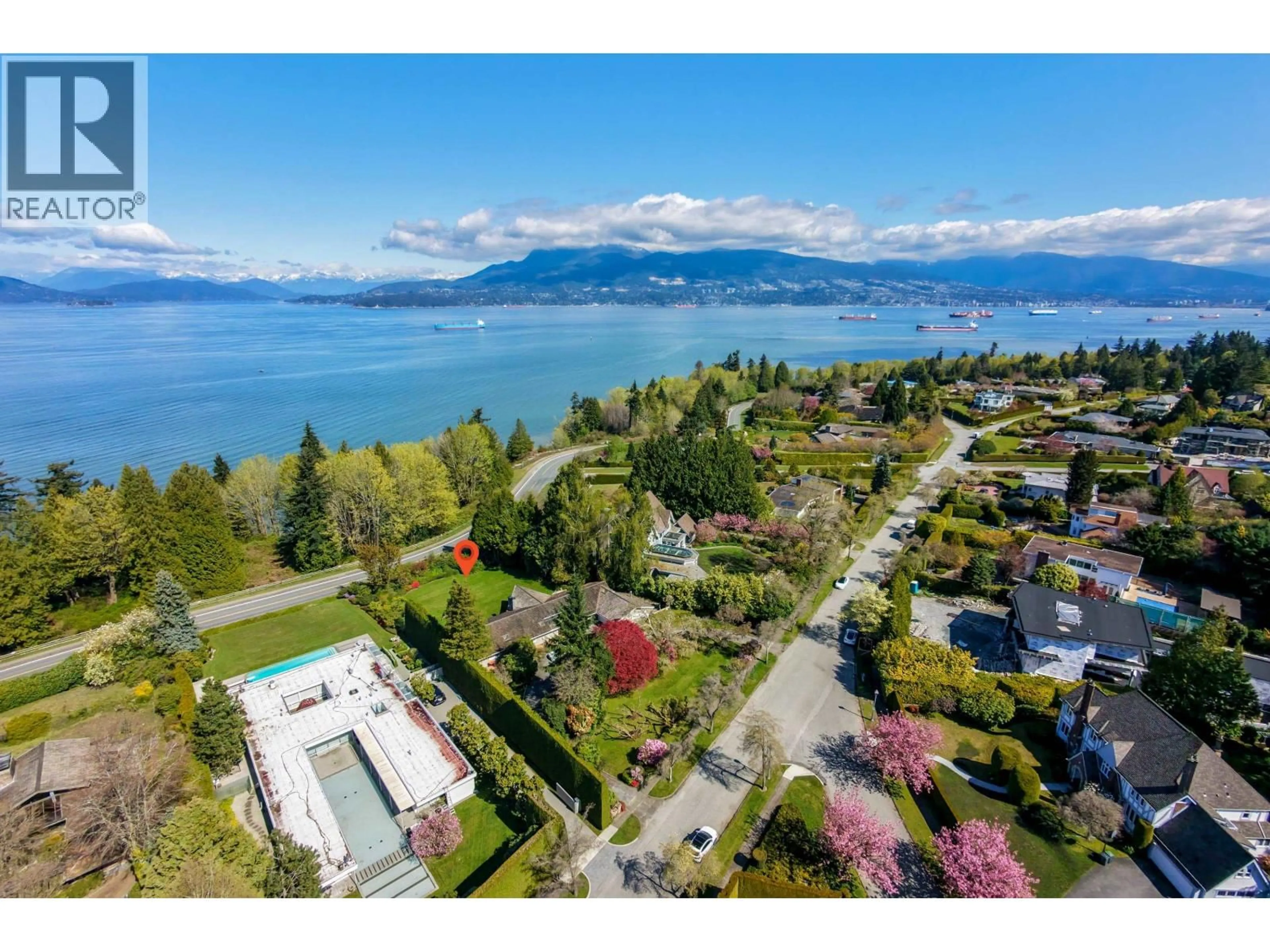 A pic from outside/outdoor area/front of a property/back of a property/a pic from drone, water/lake/river/ocean view for 5985 NEWTON WYND, Vancouver British Columbia V6T1H8