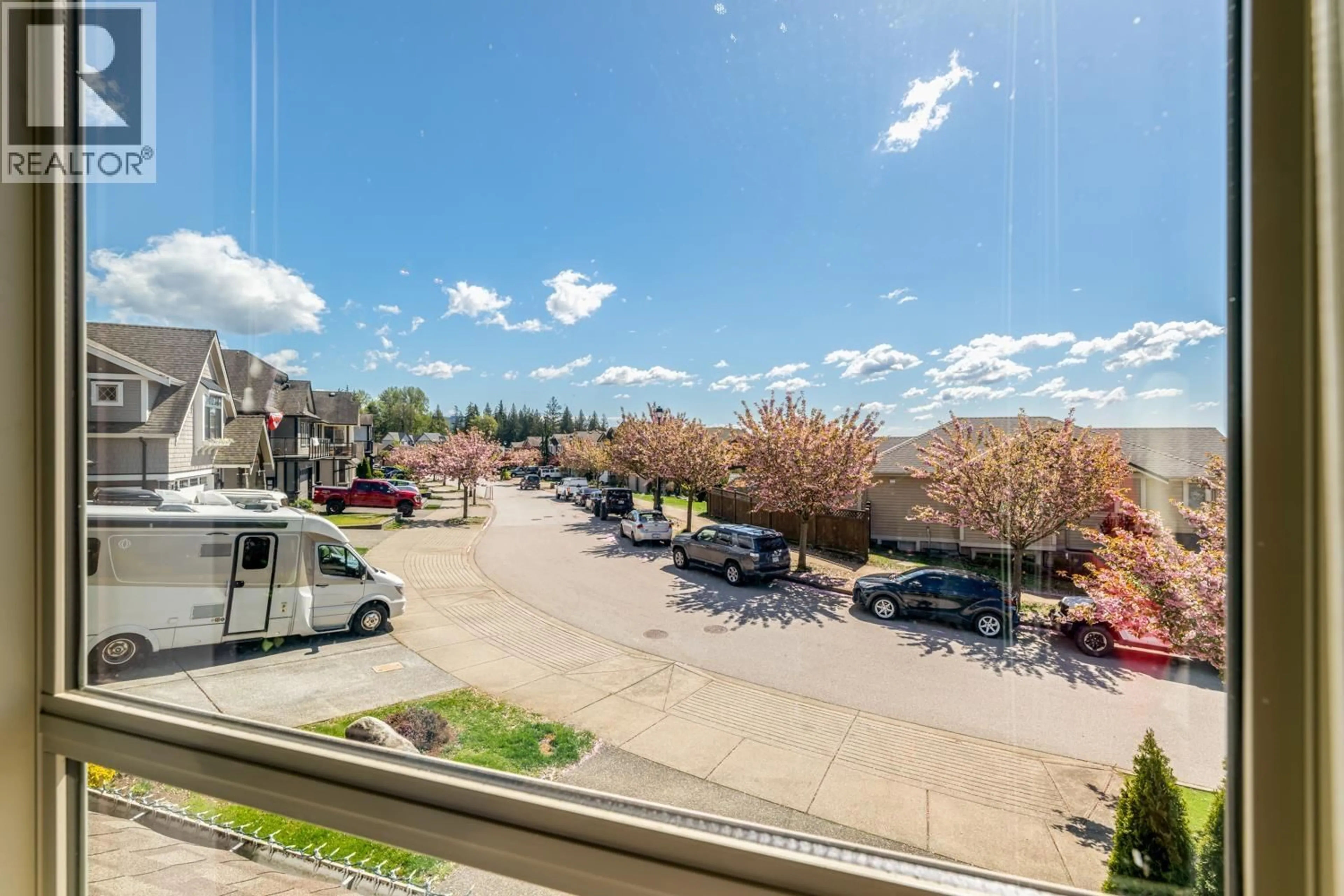 A pic from outside/outdoor area/front of a property/back of a property/a pic from drone, unknown for 23611 BRYANT DRIVE, Maple Ridge British Columbia V4R0B7