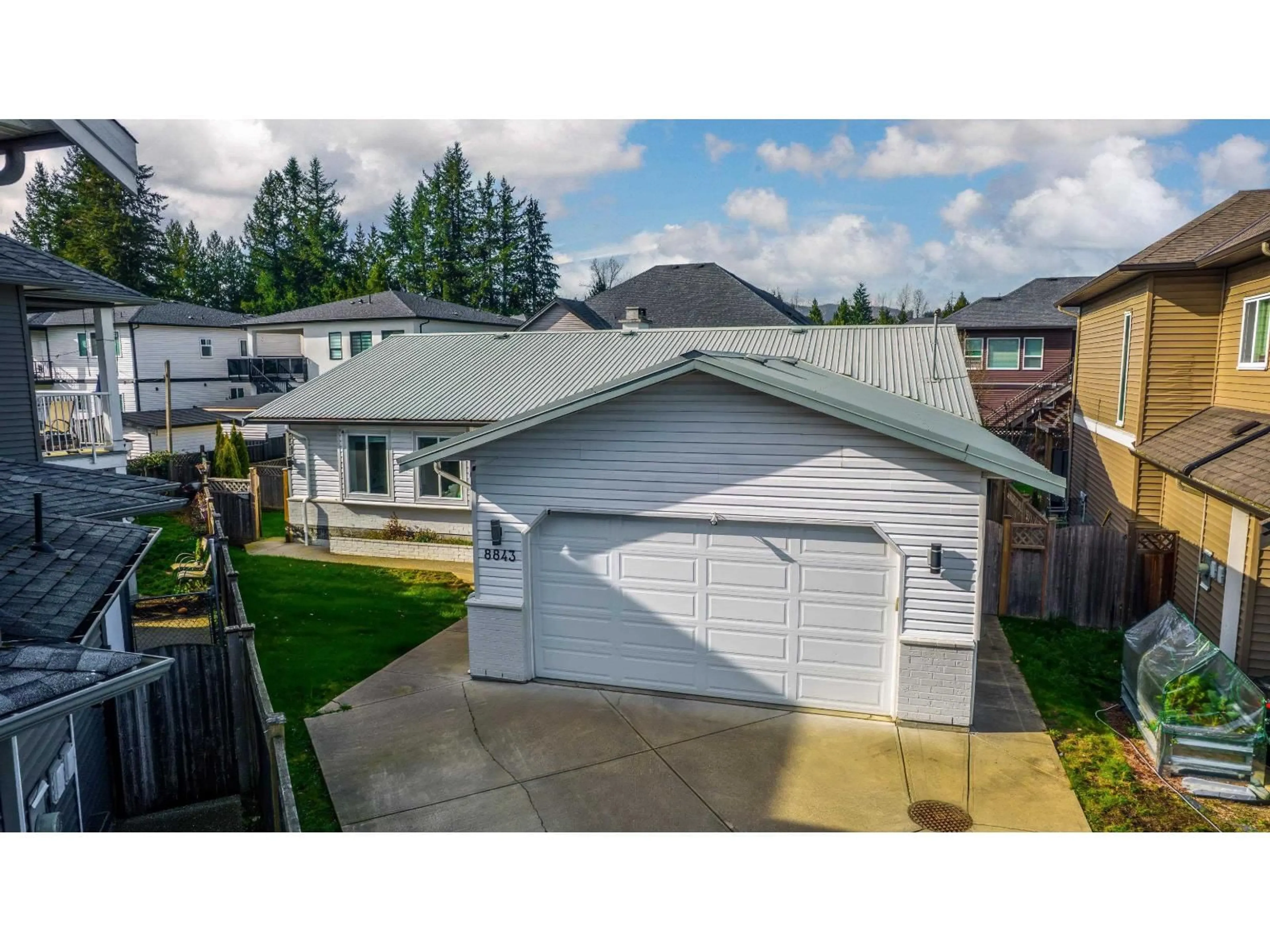 A pic from outside/outdoor area/front of a property/back of a property/a pic from drone, street for 8843 WOOLER TERRACE, Mission British Columbia V4S0B9