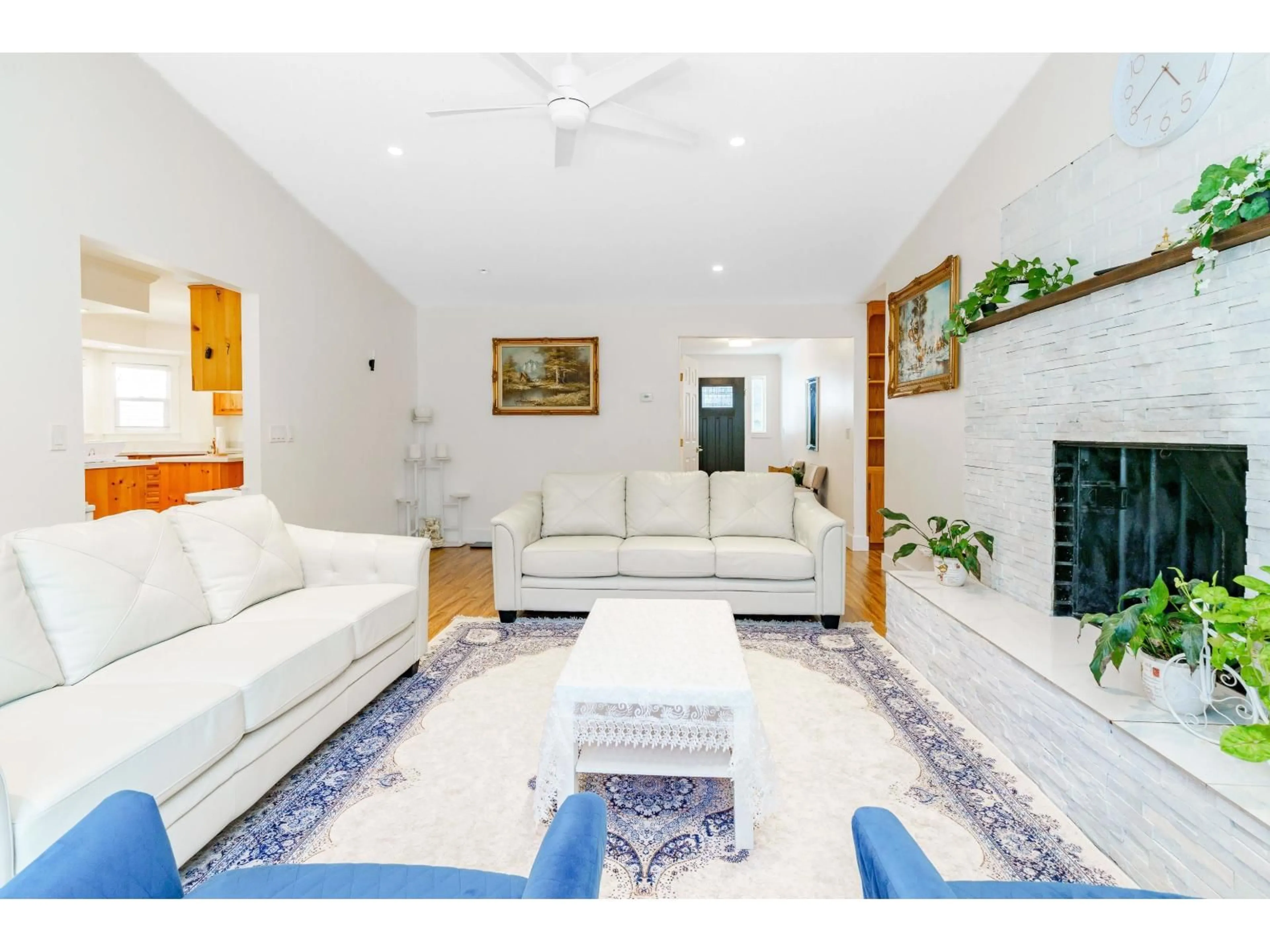 Living room with furniture, unknown for 8843 WOOLER TERRACE, Mission British Columbia V4S0B9