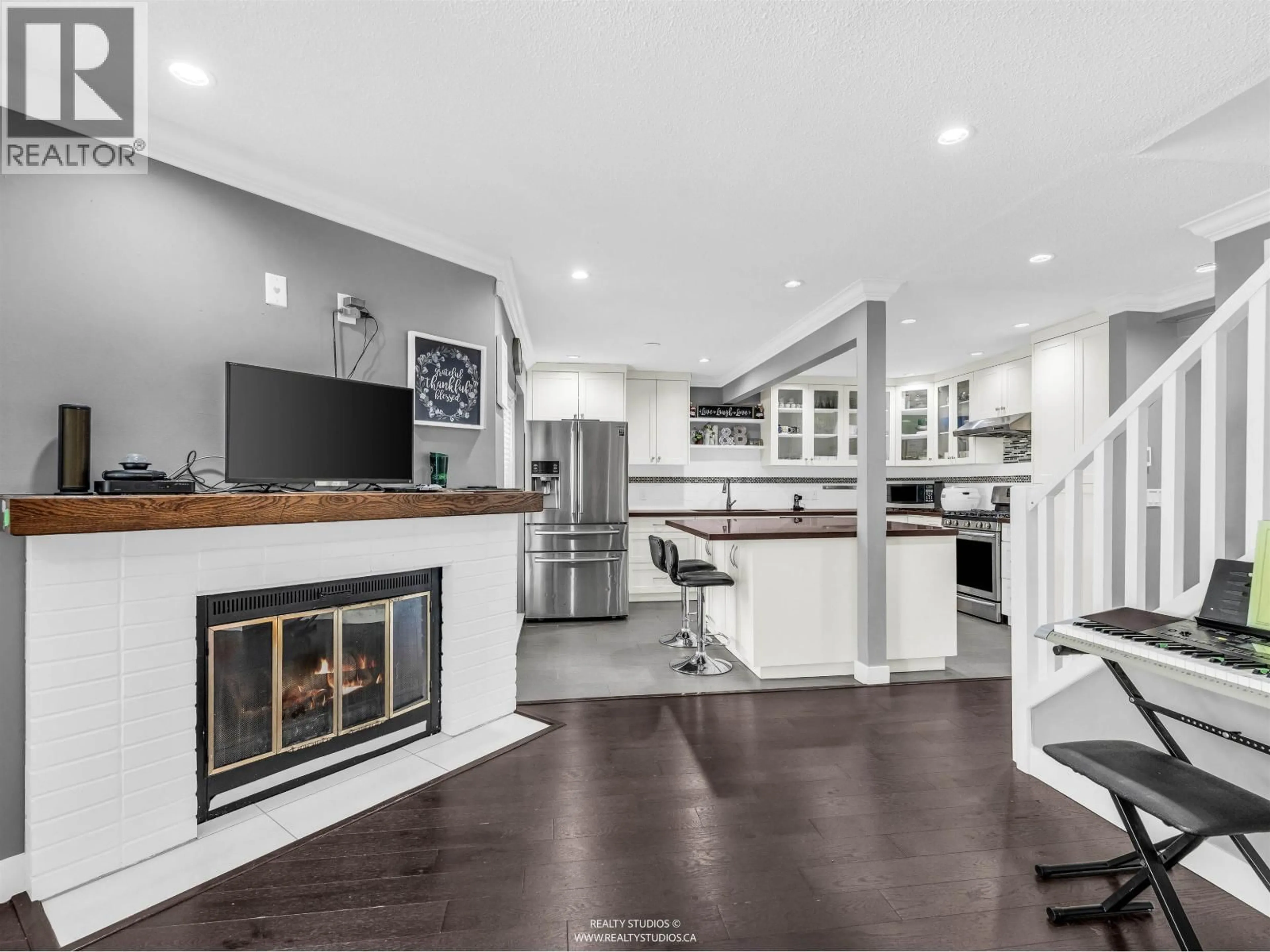 Open concept kitchen, unknown for 7170 HECATE PLACE, Vancouver British Columbia V5S4C4