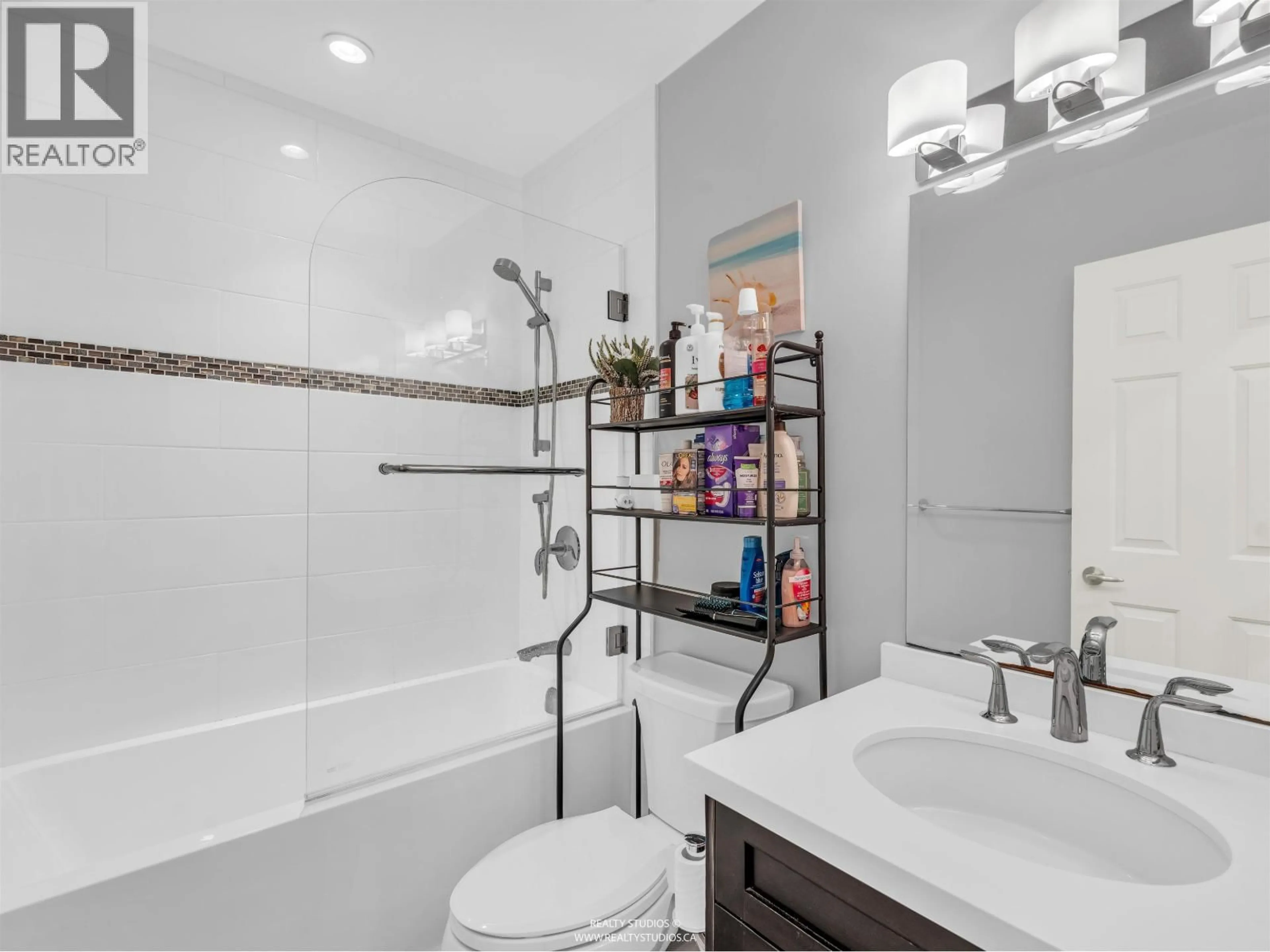 Standard bathroom, ceramic/tile floor for 7170 HECATE PLACE, Vancouver British Columbia V5S4C4