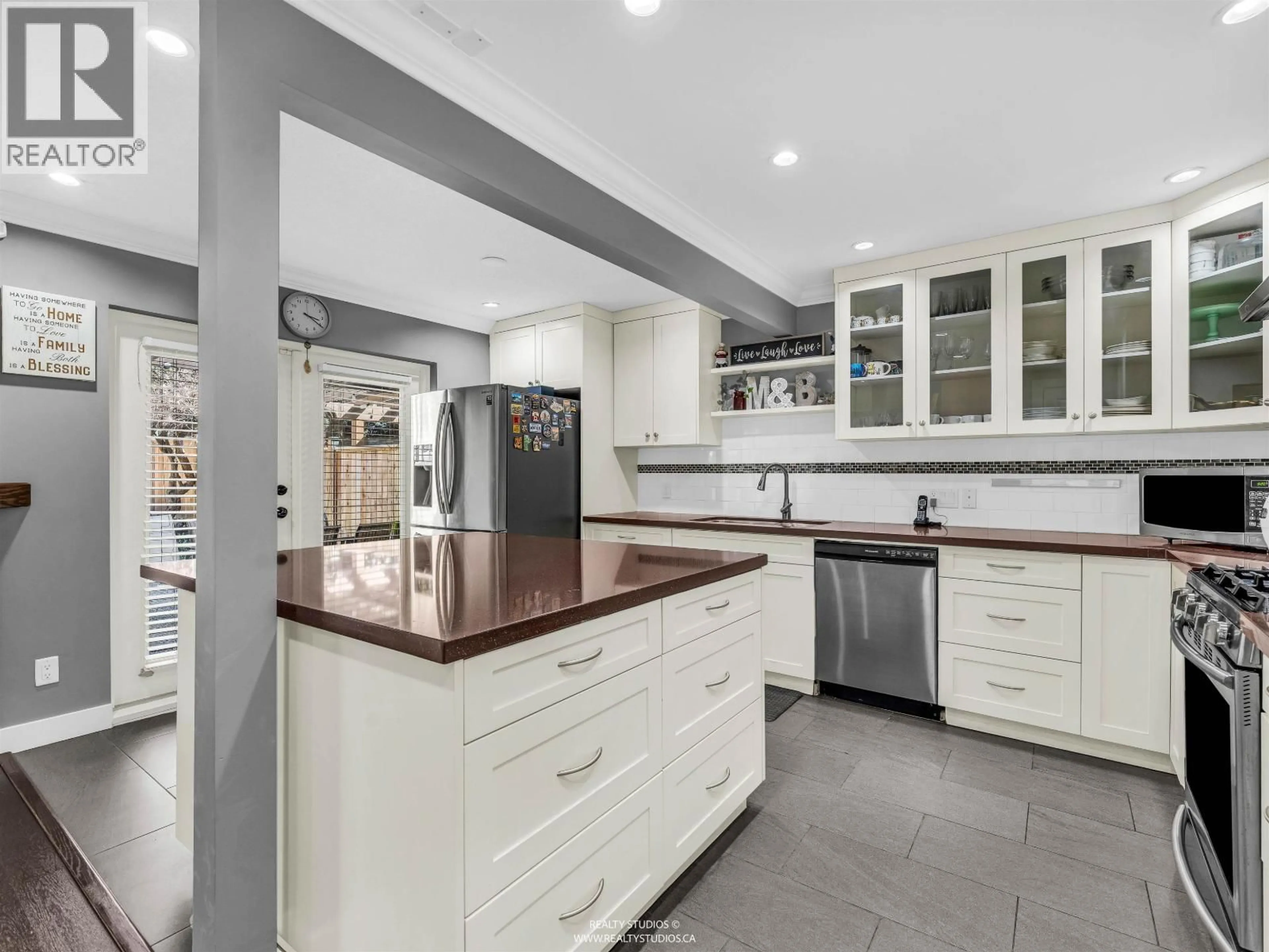 Open concept kitchen, ceramic/tile floor for 7170 HECATE PLACE, Vancouver British Columbia V5S4C4