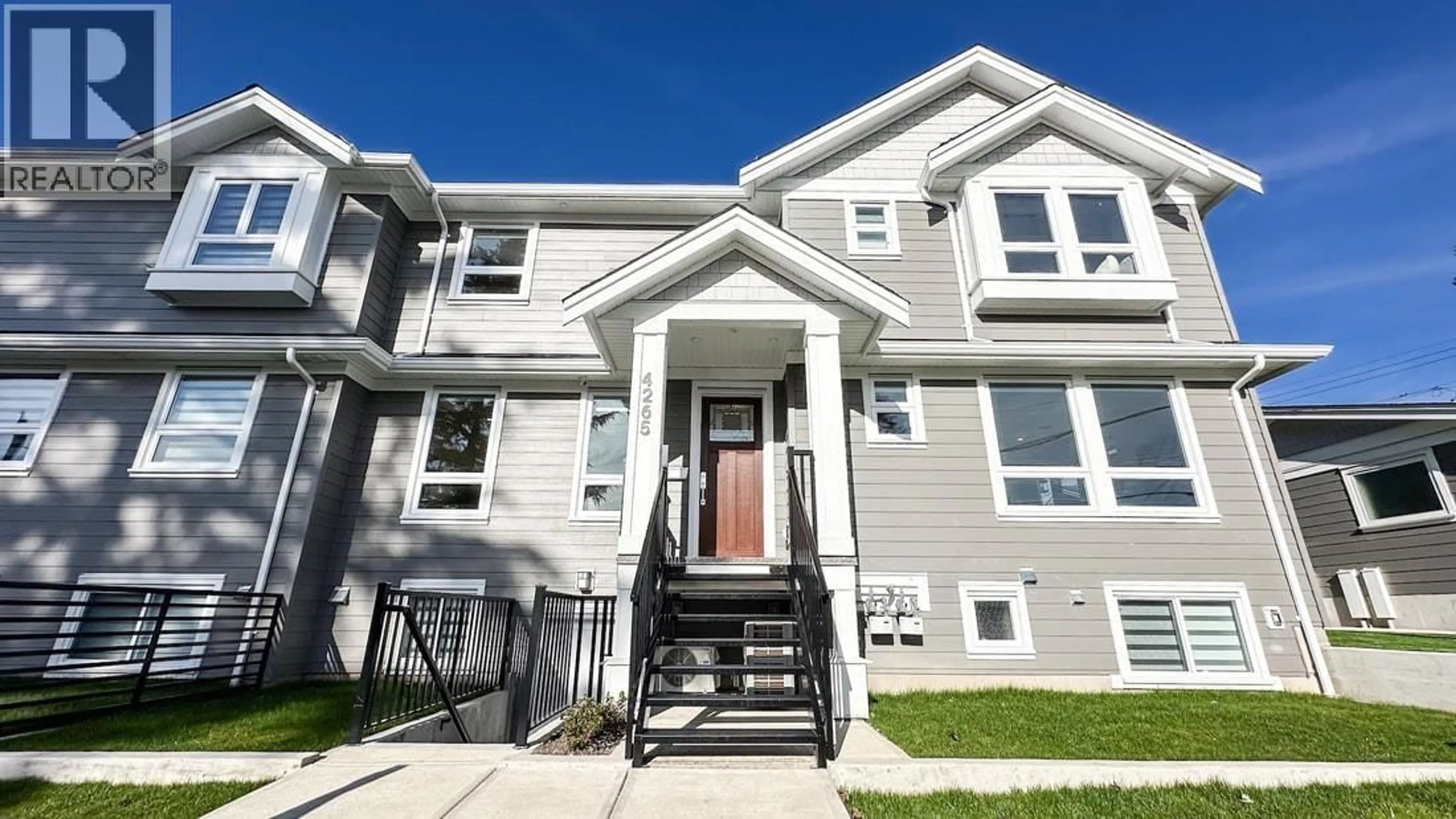 Home with vinyl exterior material, street for 4265 MACDONALD AVENUE, Burnaby British Columbia V5G4V9