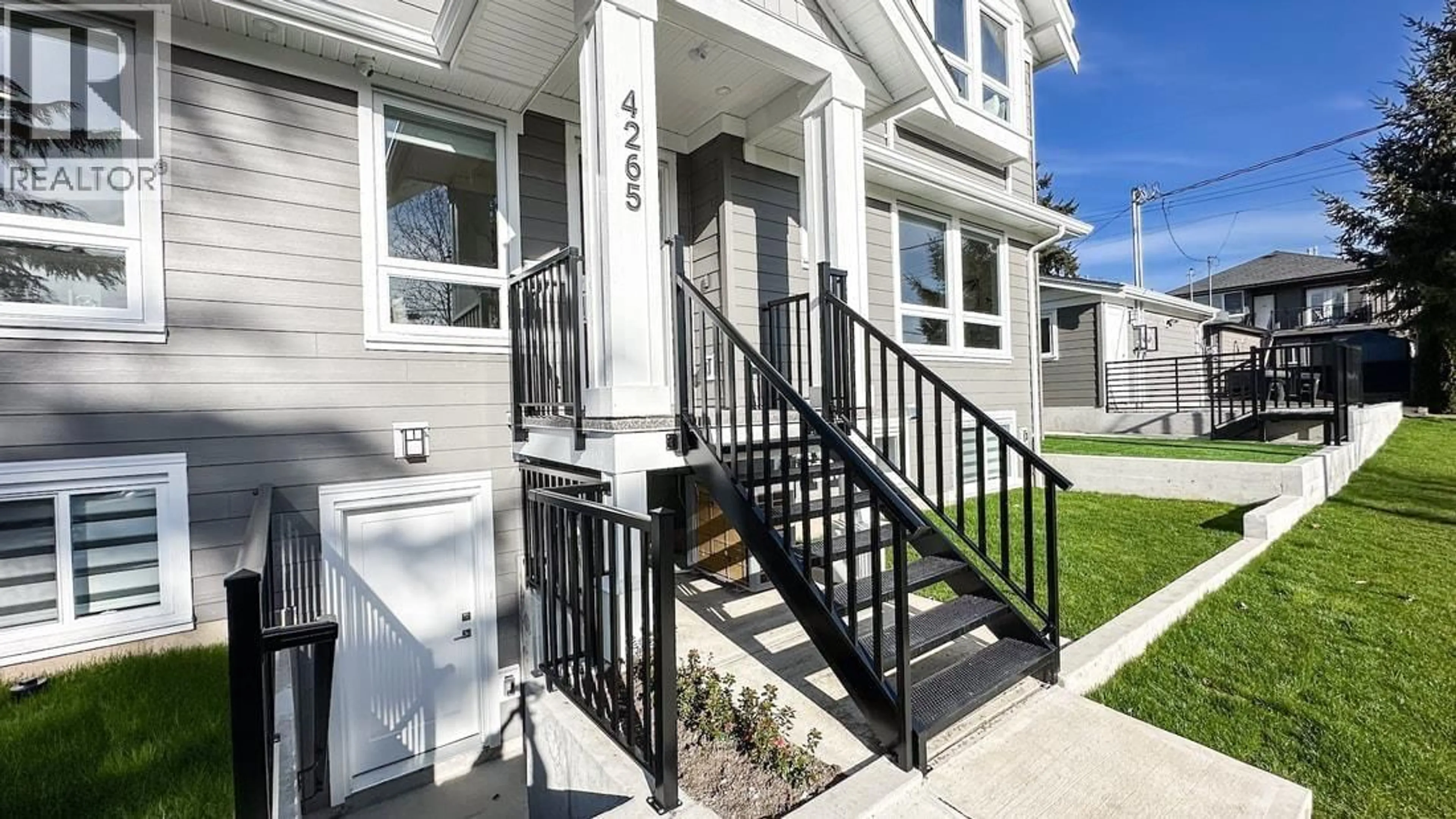 Unknown for 4265 MACDONALD AVENUE, Burnaby British Columbia V5G4V9