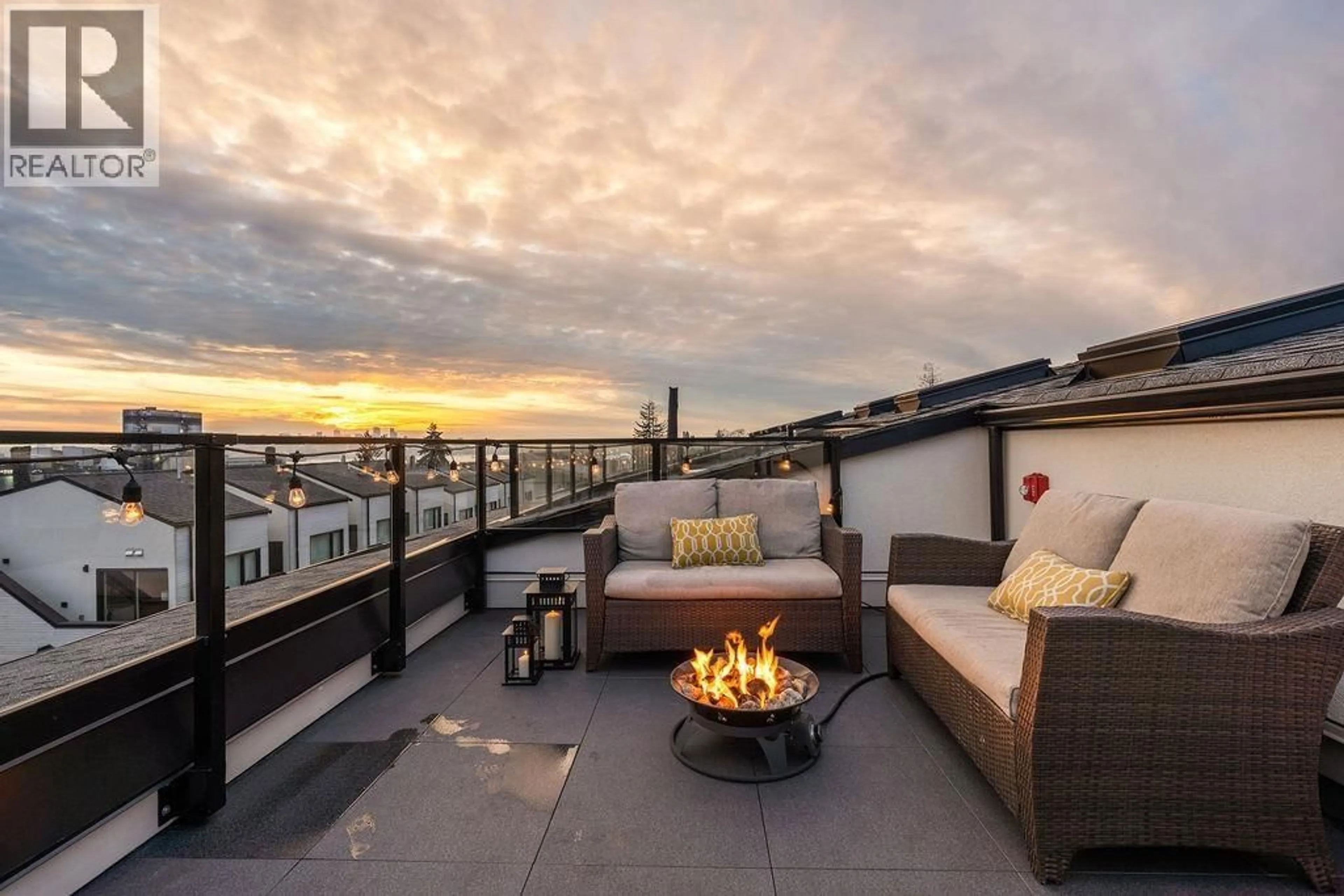 Patio, water/lake/river/ocean view for 223 - 650 2ND STREET, North Vancouver British Columbia V7L1E3