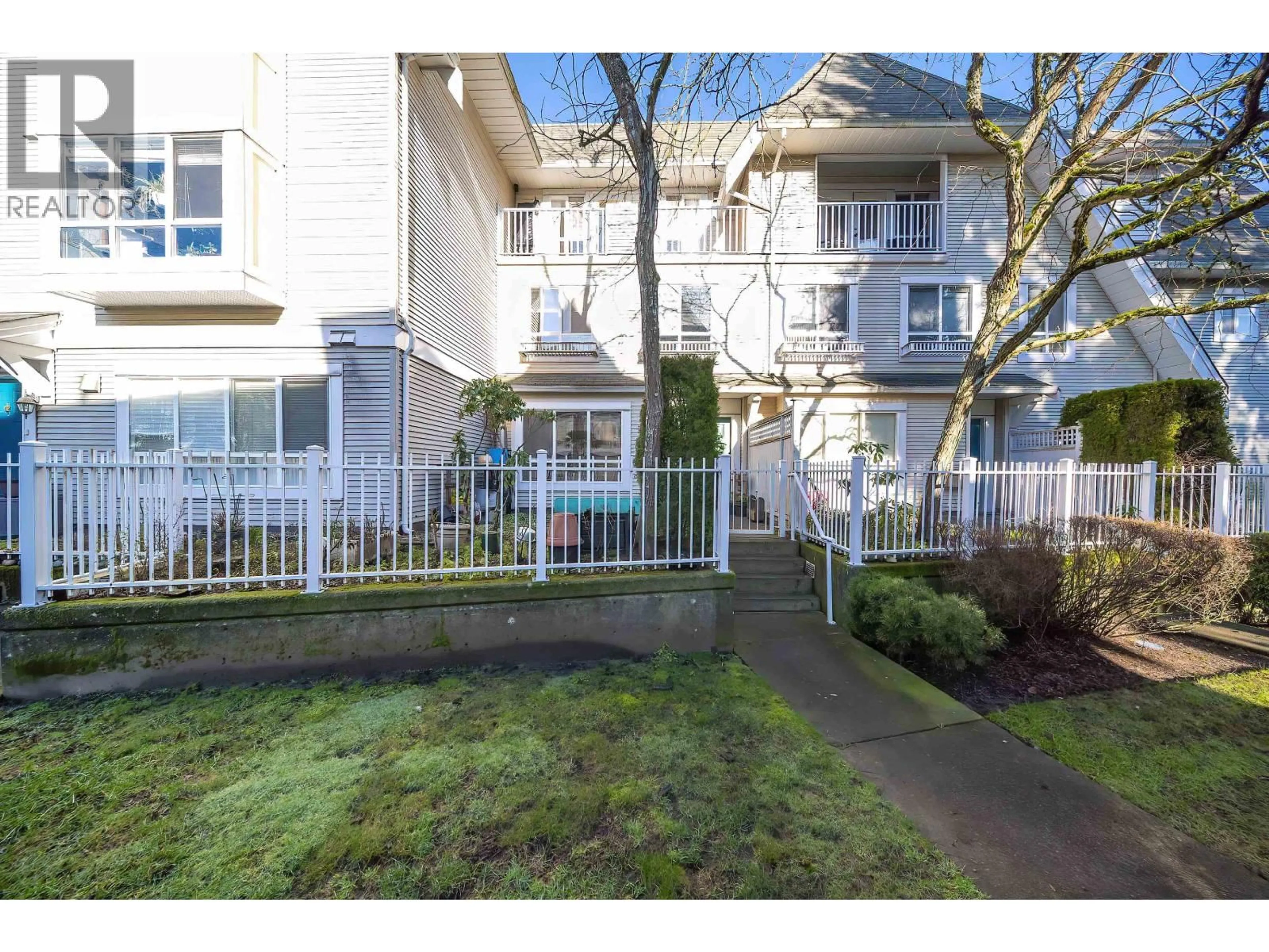 Unknown for 54 - 6577 SOUTHOAKS CRESCENT, Burnaby British Columbia V5E4J9