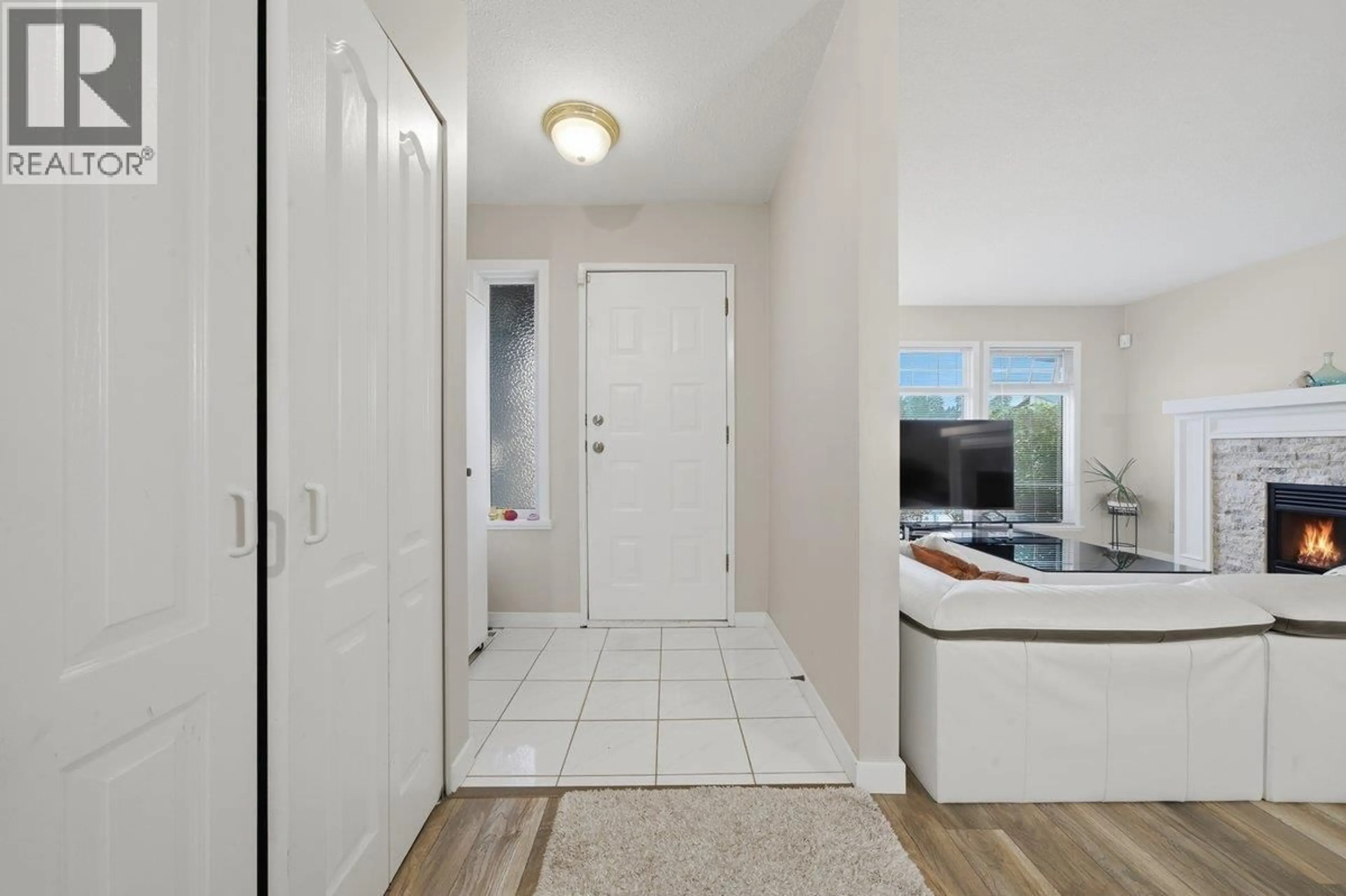 Indoor entryway for 1155 ESPERANZA DRIVE, Coquitlam British Columbia V3B6A6