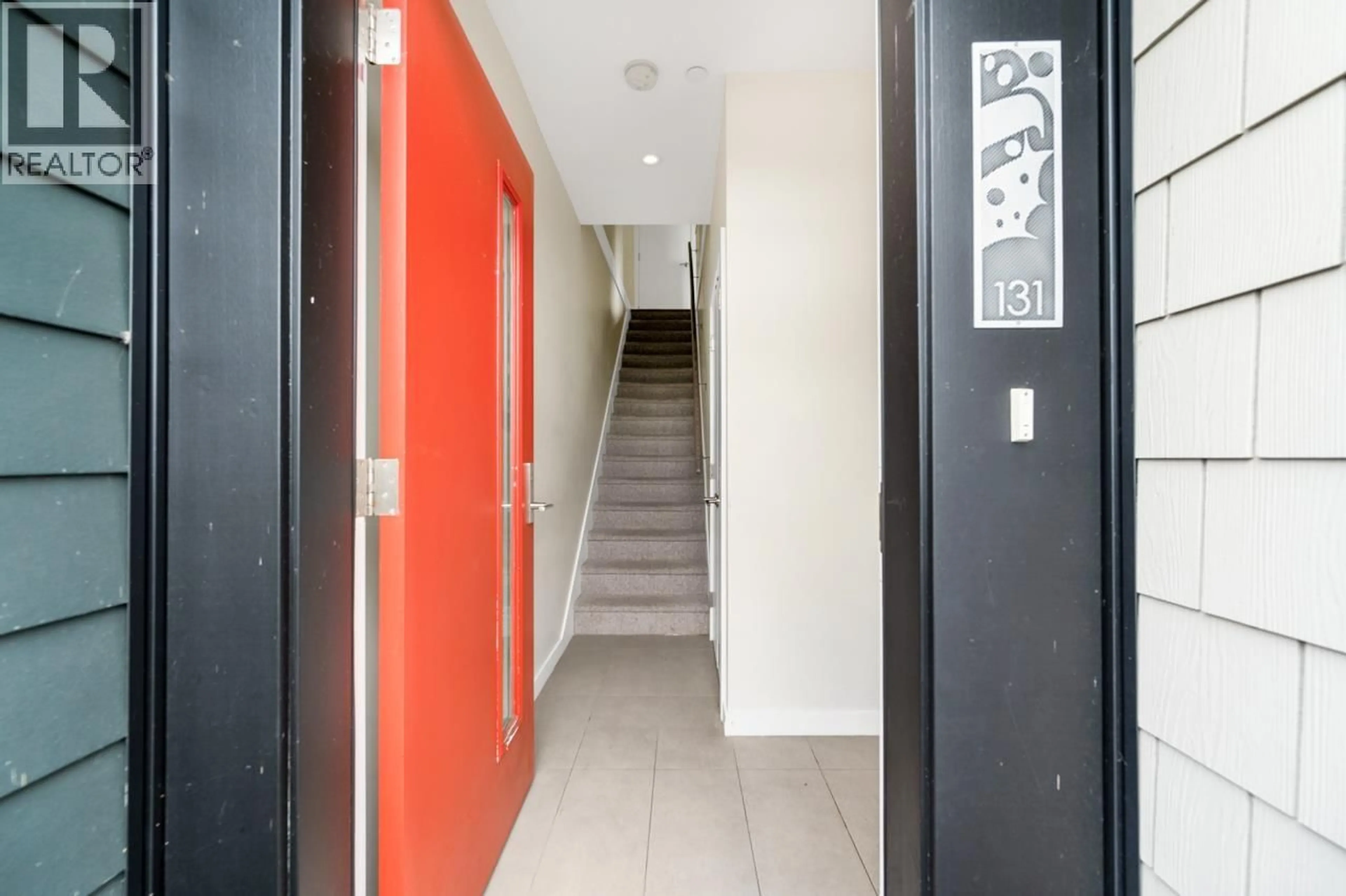 Indoor foyer for 131 - 4738 HEMLOCK WAY, Tsawwassen British Columbia V4M0E3