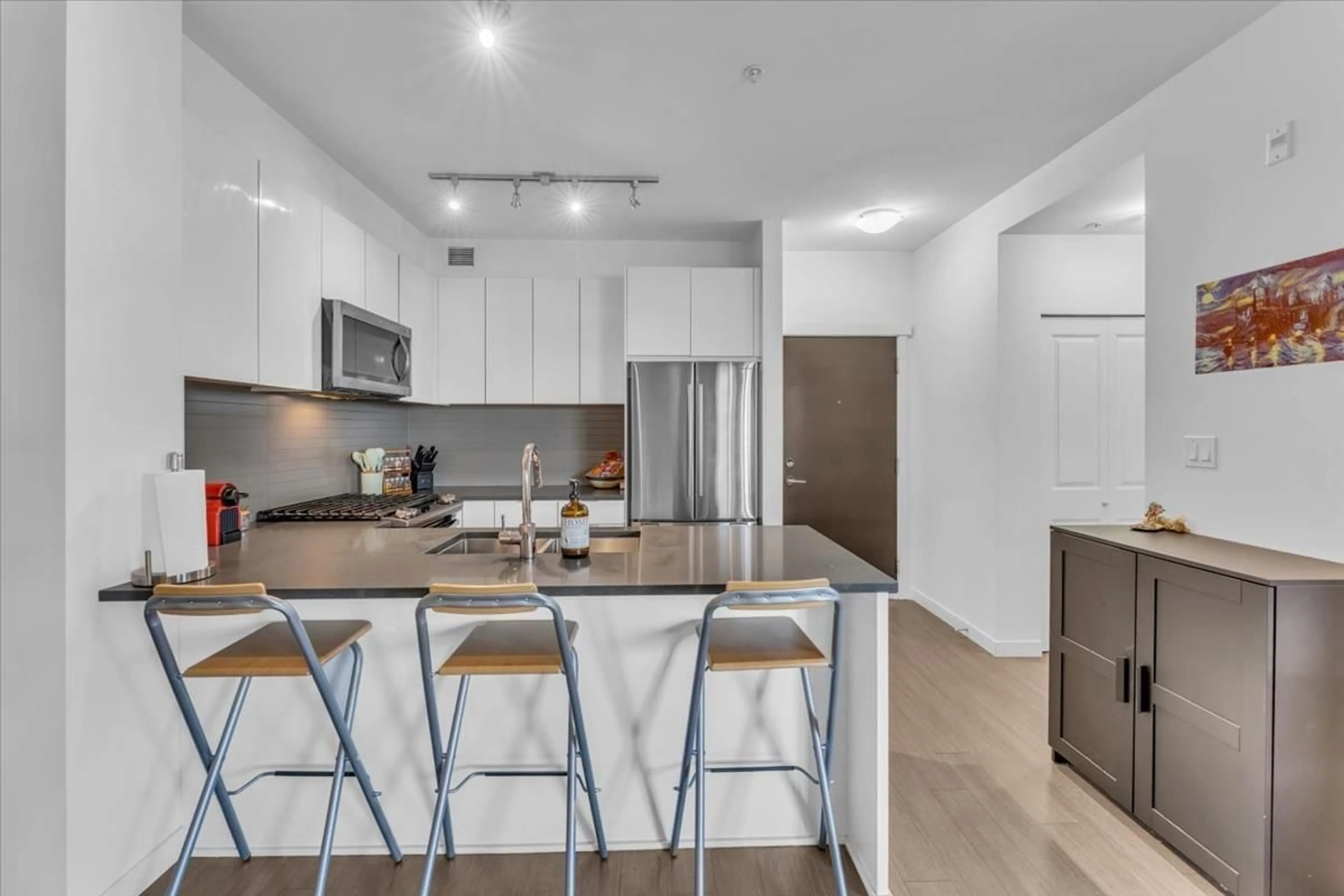 Open concept kitchen, unknown for 305 - 15137 33 AVENUE, Surrey British Columbia V3Z0Y1