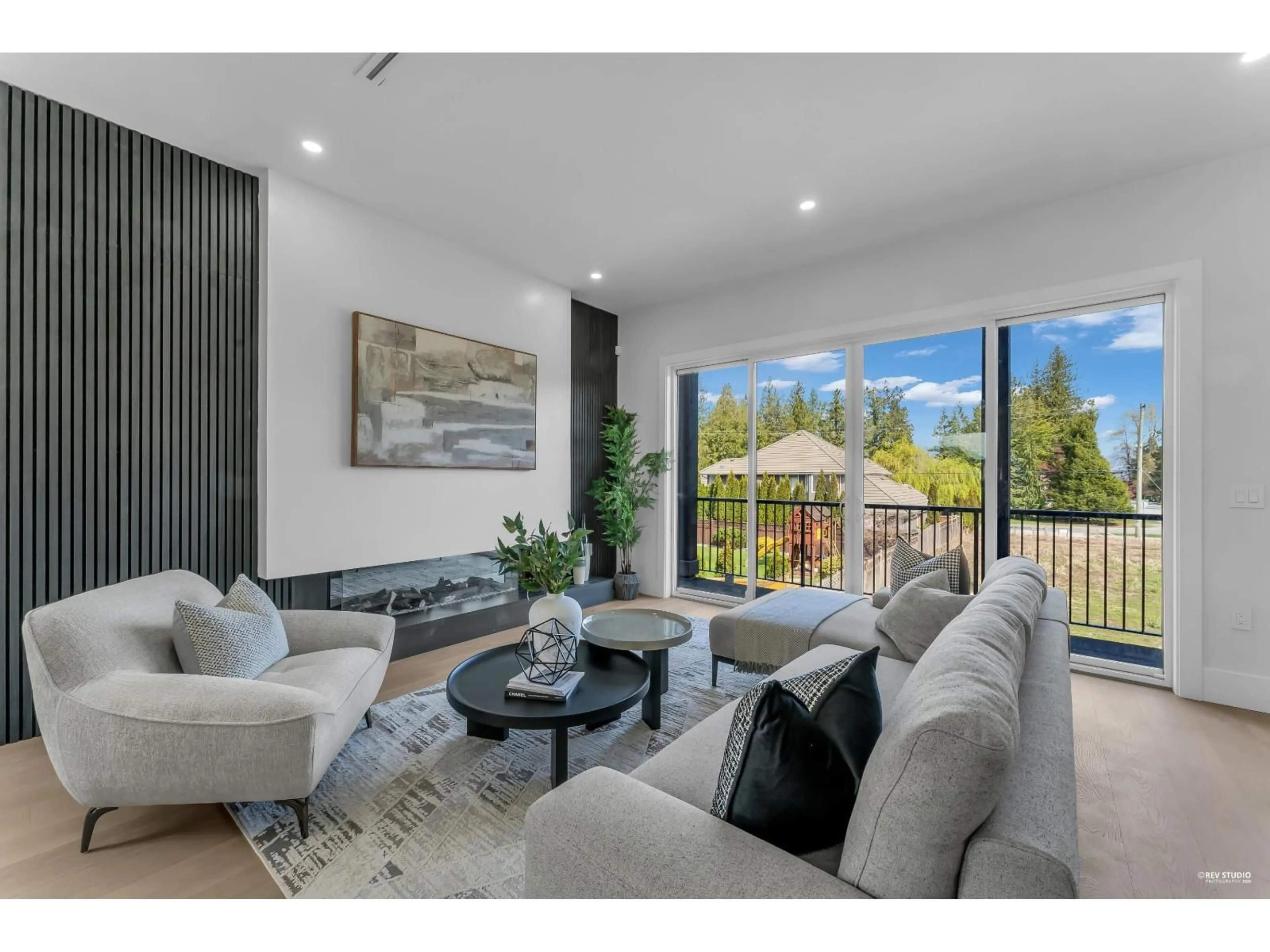 Living room with furniture, unknown for 15871 111A AVENUE, Surrey British Columbia V4N1J1