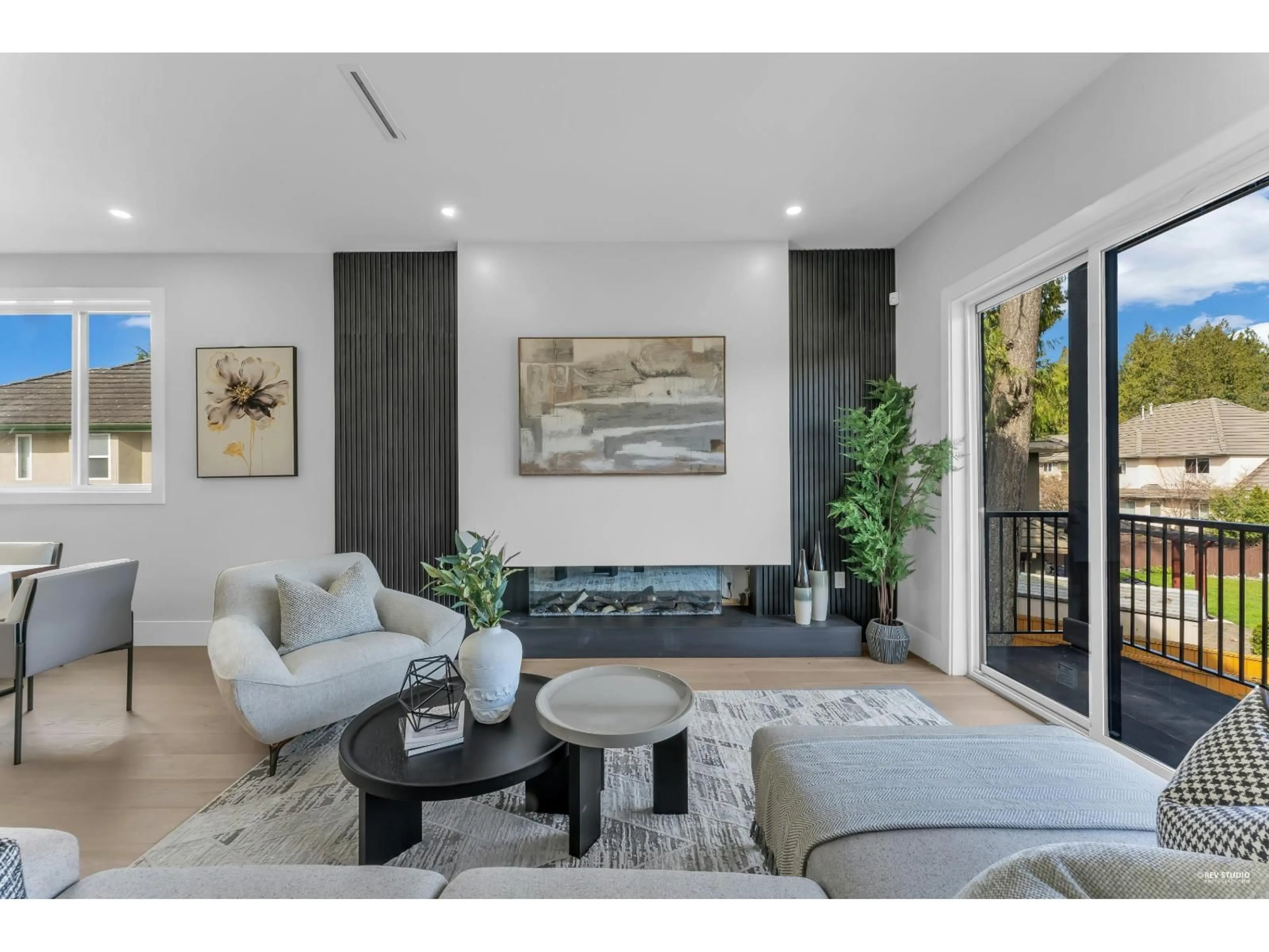 Living room with furniture, unknown for 15871 111A AVENUE, Surrey British Columbia V4N1J1