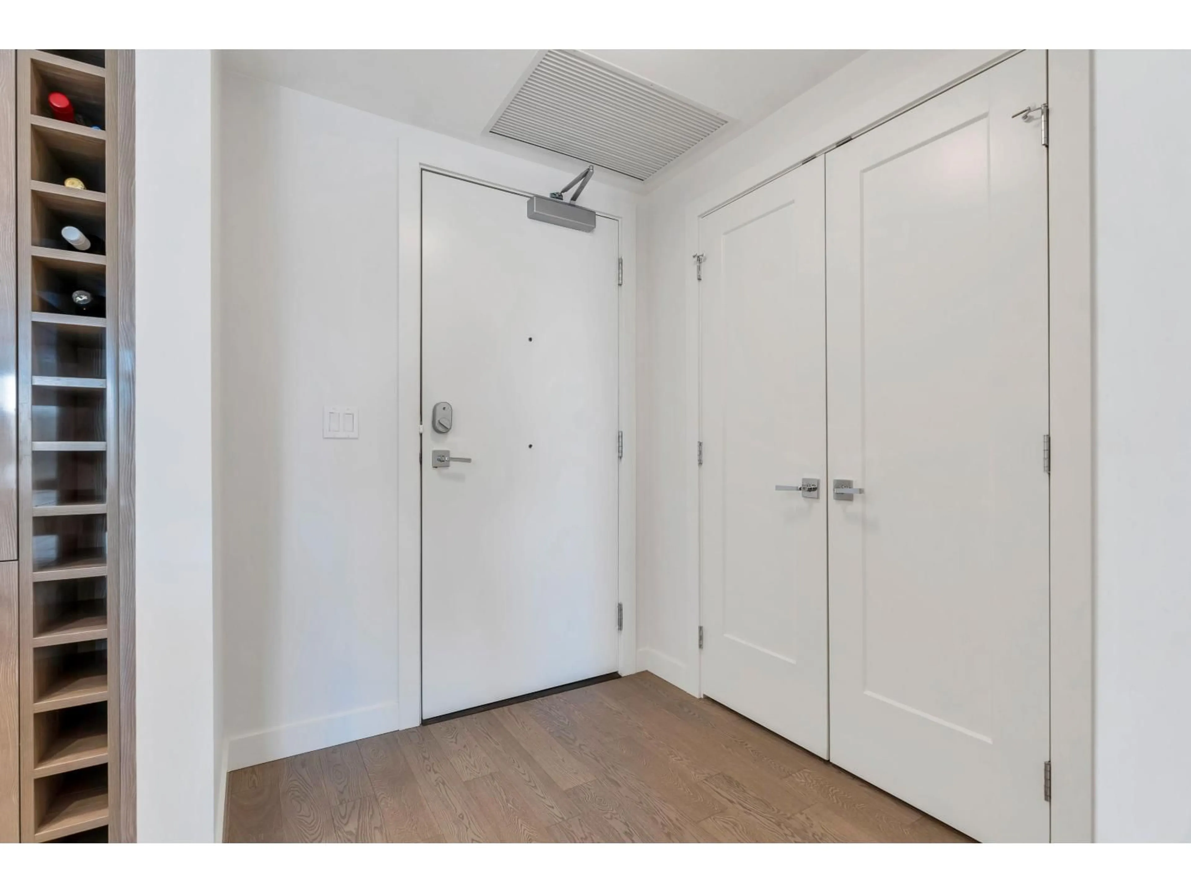 Unknown for 613 - 1526 FINLAY STREET, White Rock British Columbia V4B4L9