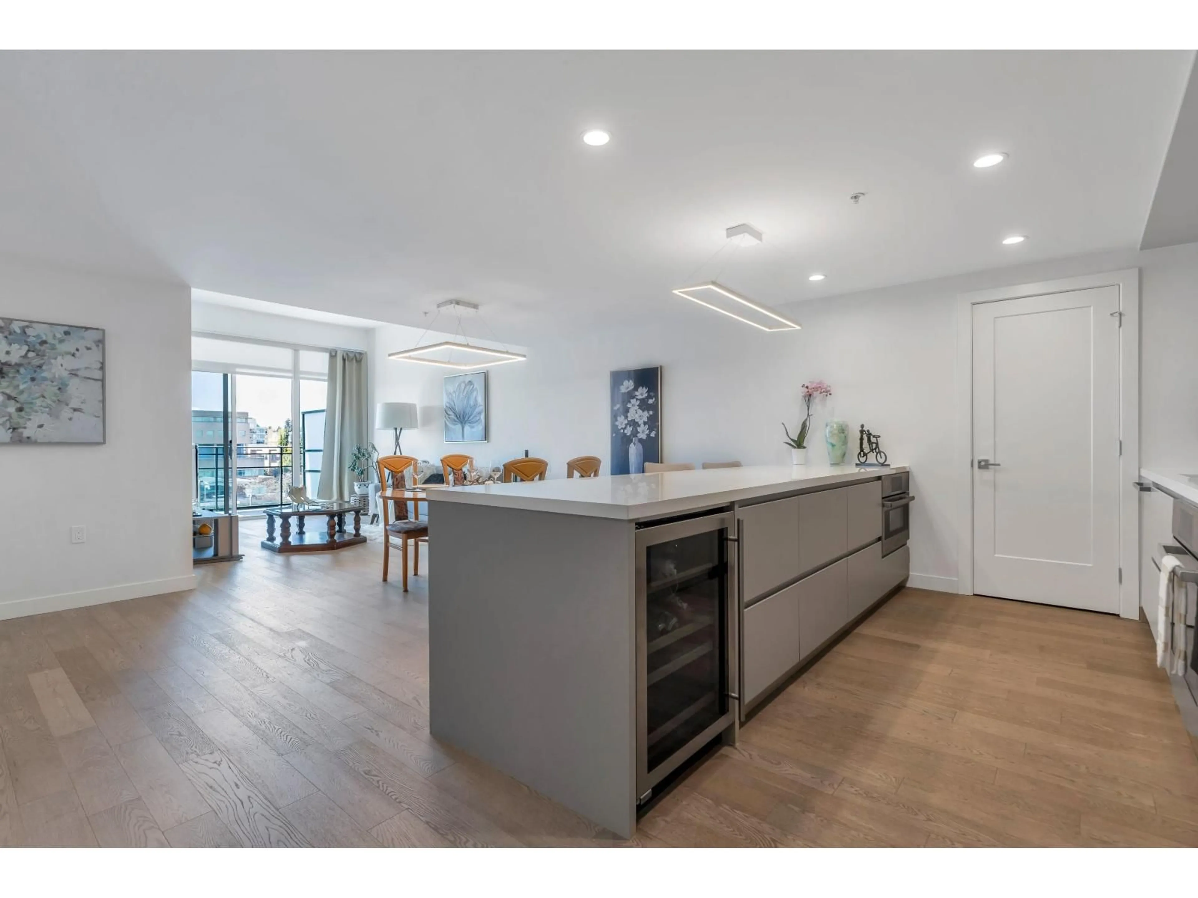 Open concept kitchen, unknown for 613 - 1526 FINLAY STREET, White Rock British Columbia V4B4L9