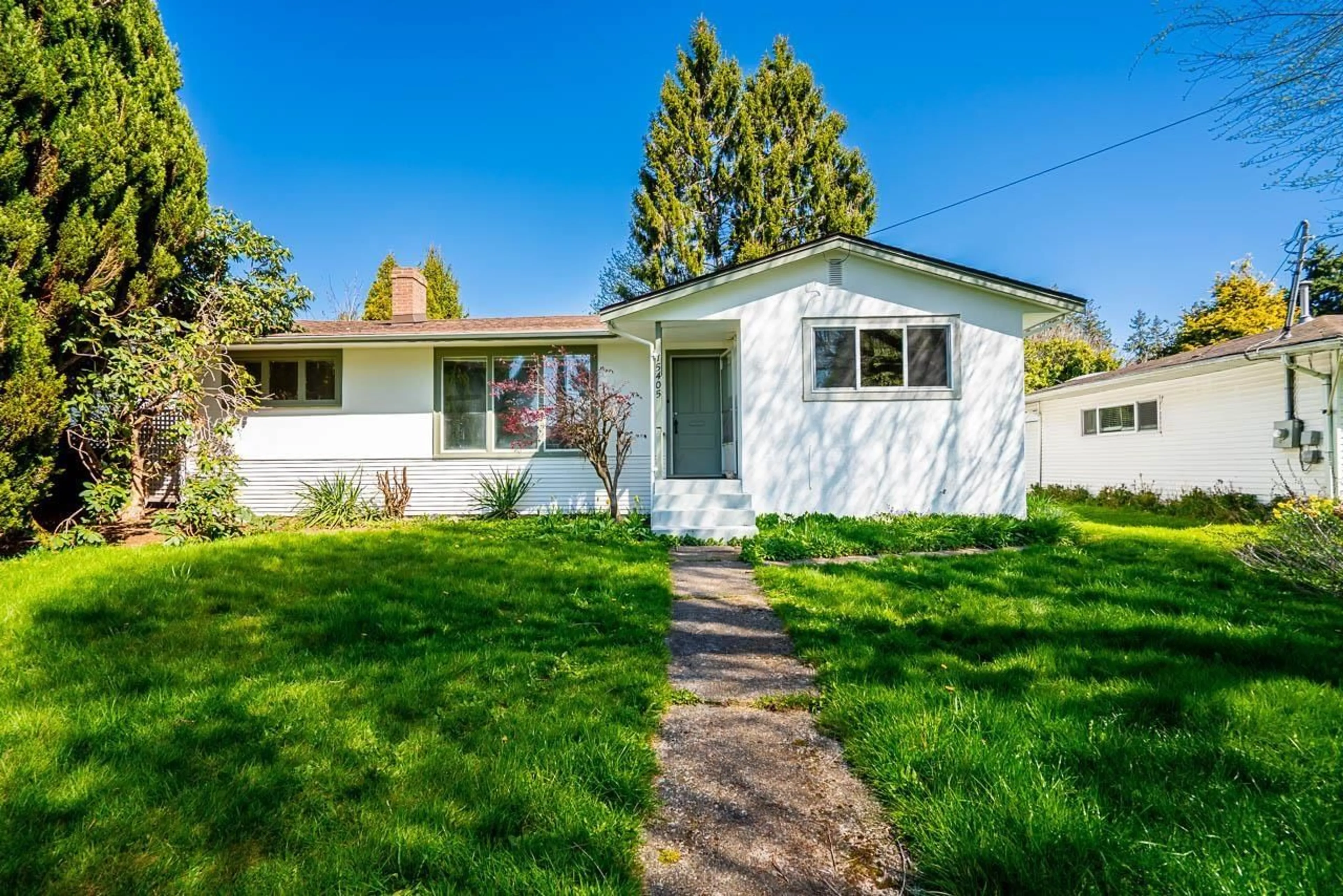 Home with vinyl exterior material, street for 15405 SEMIAHMOO AVENUE, White Rock British Columbia V4B1T6