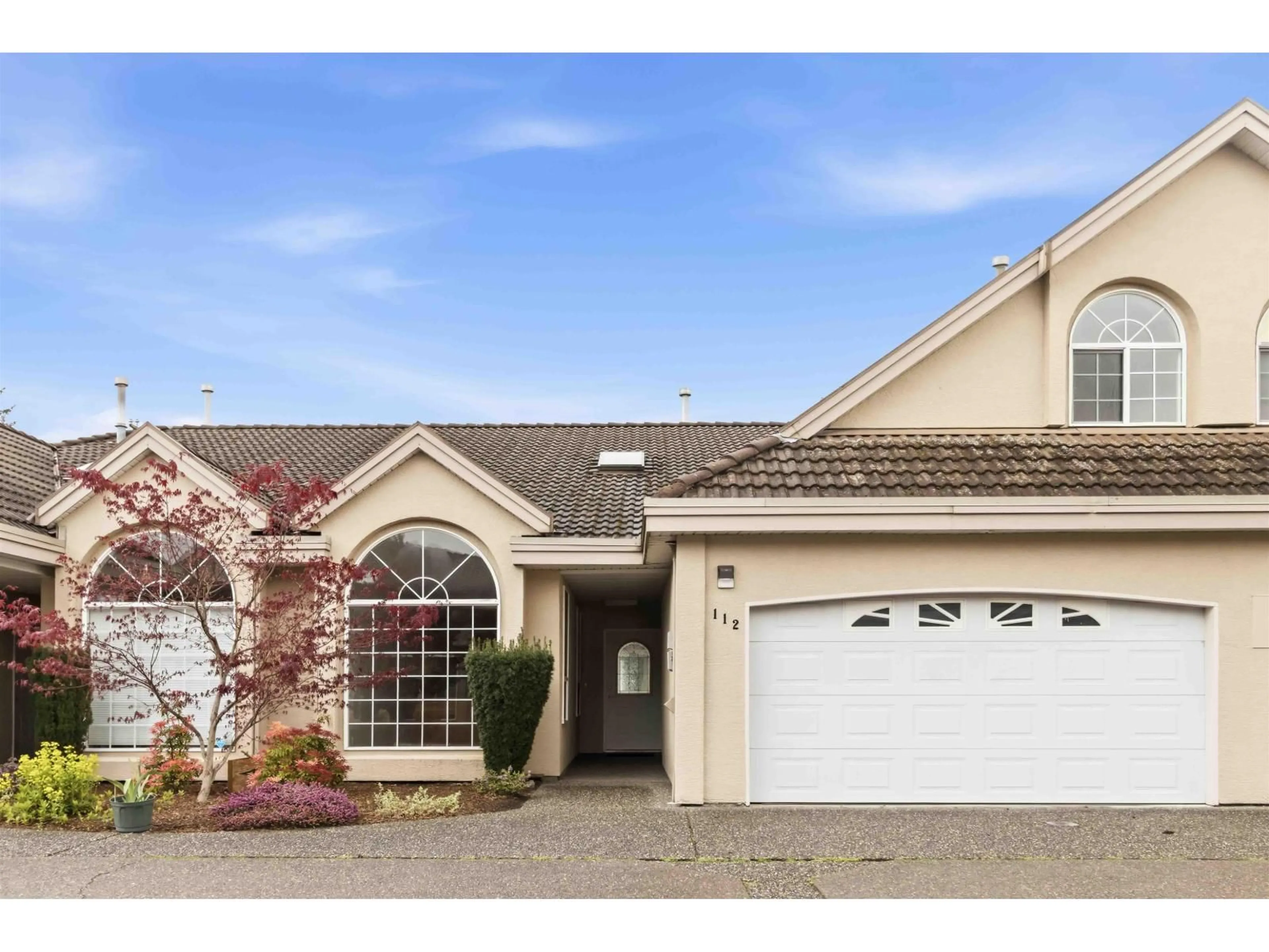 Home with vinyl exterior material, street for 112 - 46385 FIRST AVENUE, Chilliwack British Columbia V2P1W8