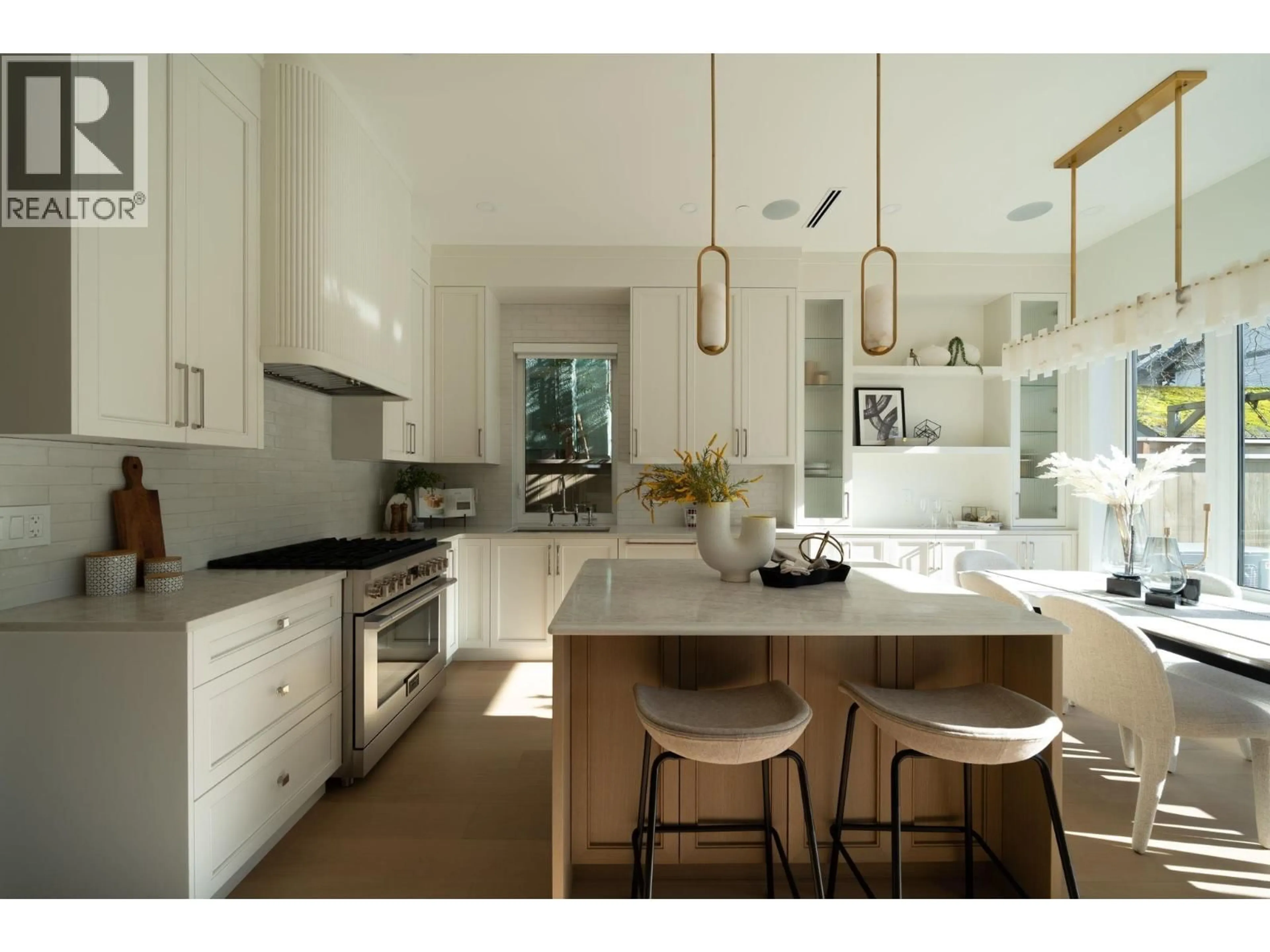 Contemporary kitchen, ceramic/tile floor for 2 - 864 16TH AVENUE, Vancouver British Columbia V5T2V6