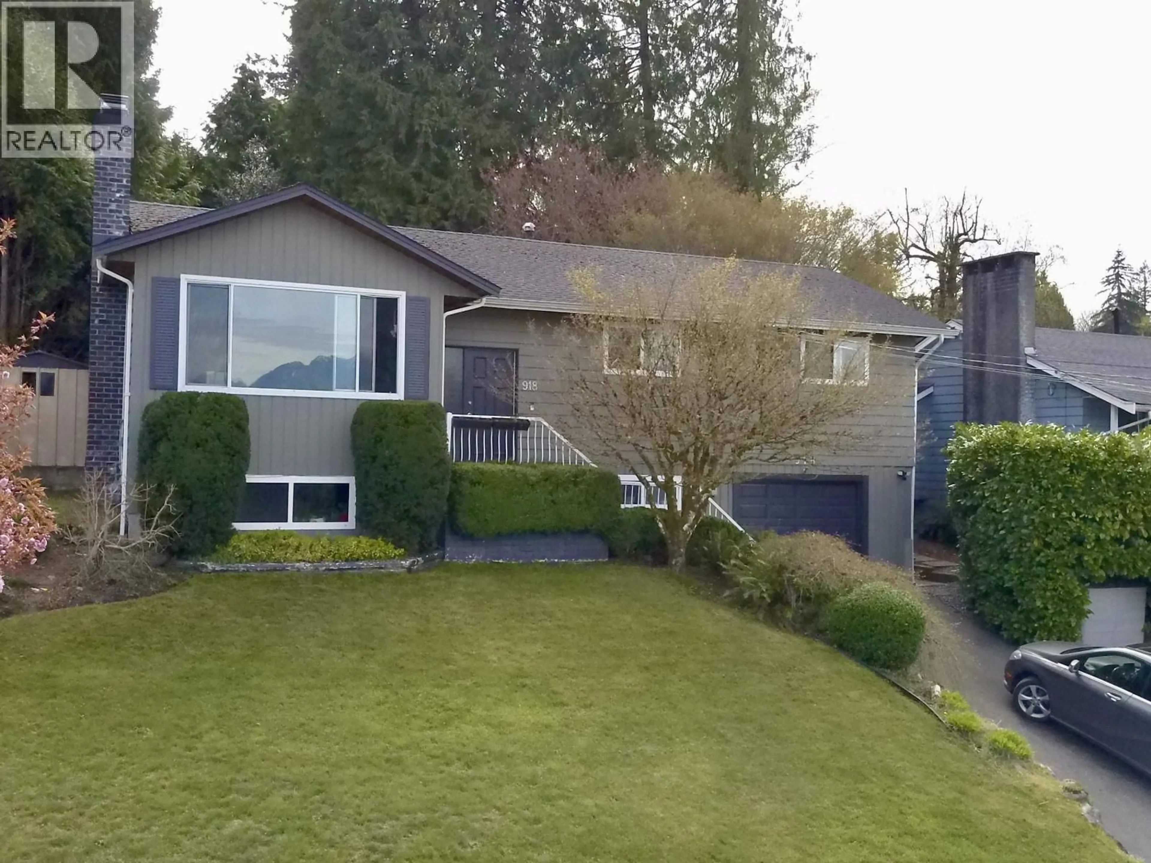 Home with vinyl exterior material, street for 918 BAKER DRIVE, Coquitlam British Columbia V3J6X2